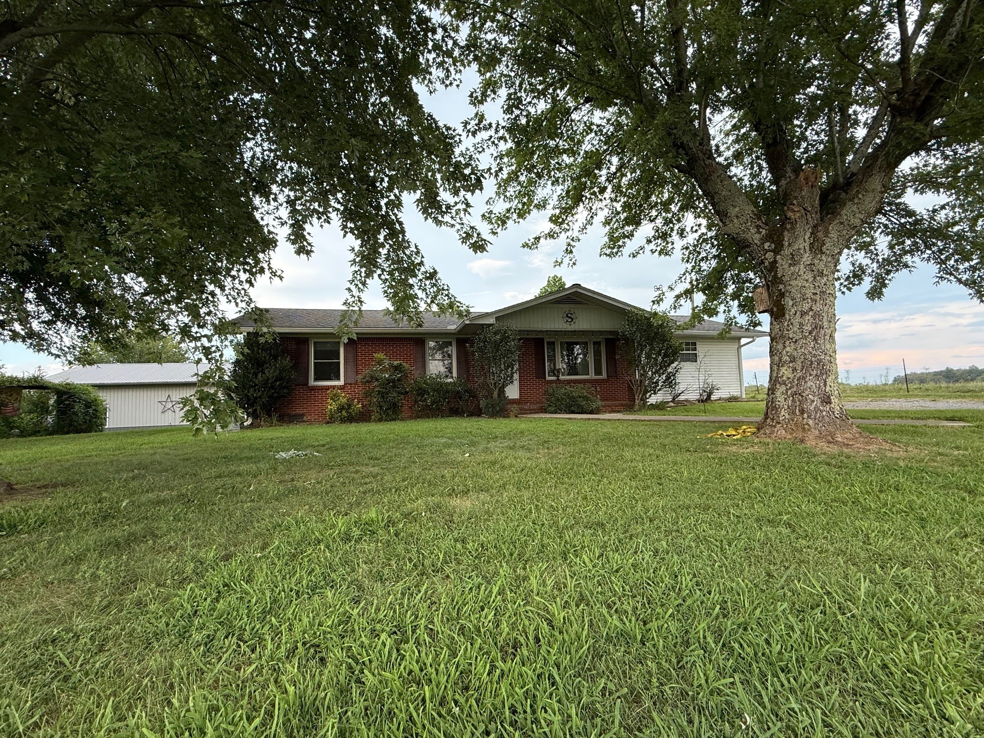1499 Blue Hill Rd