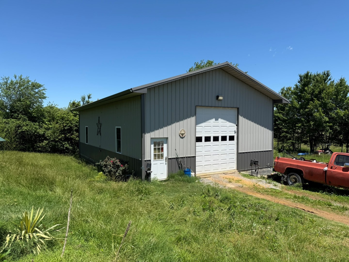 1499 Blue Hill Rd