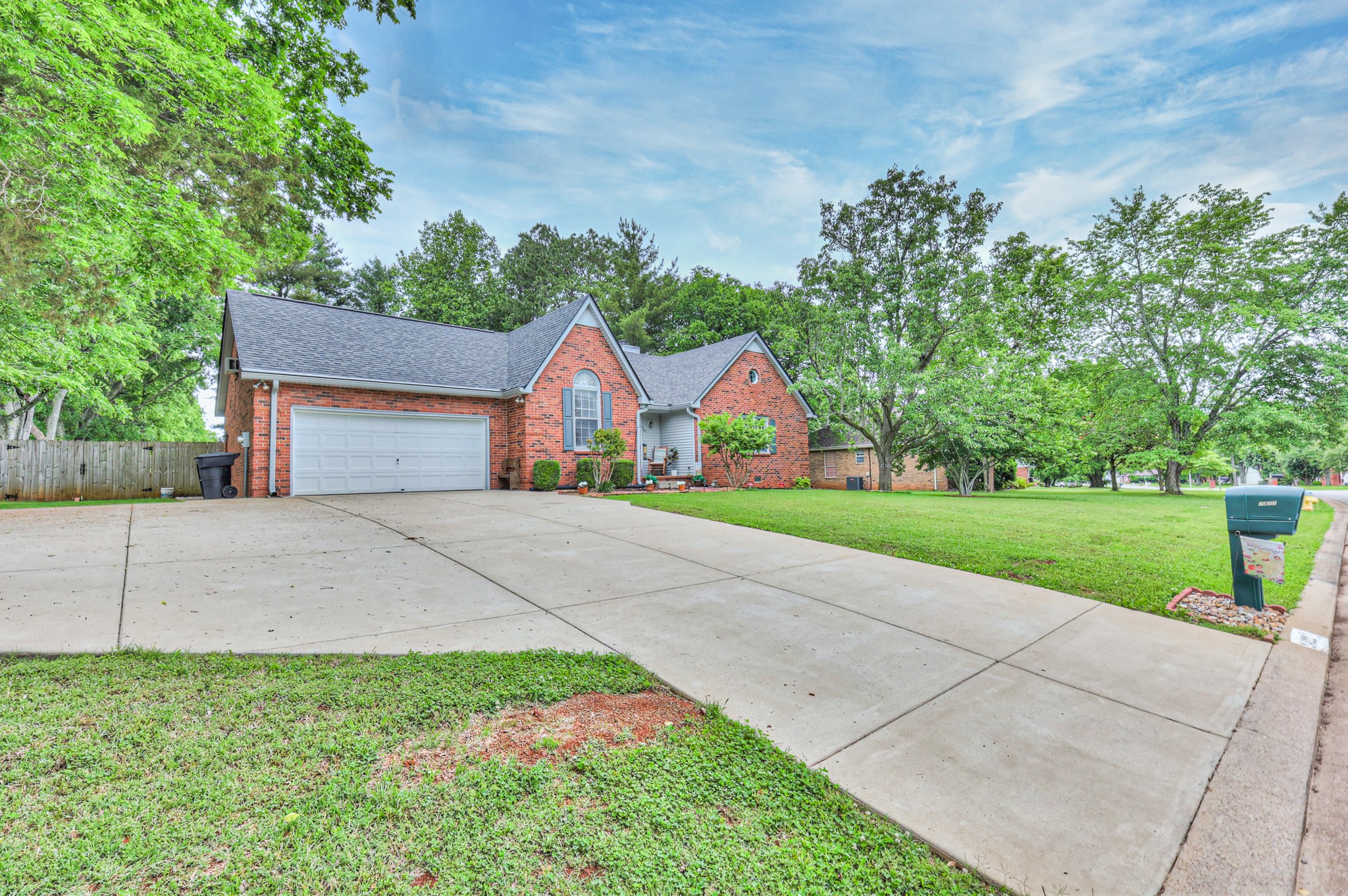 2422 Windemere Dr