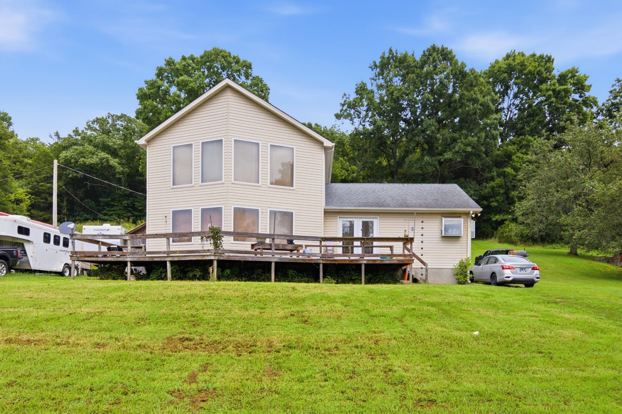 179 Lakeside Dr