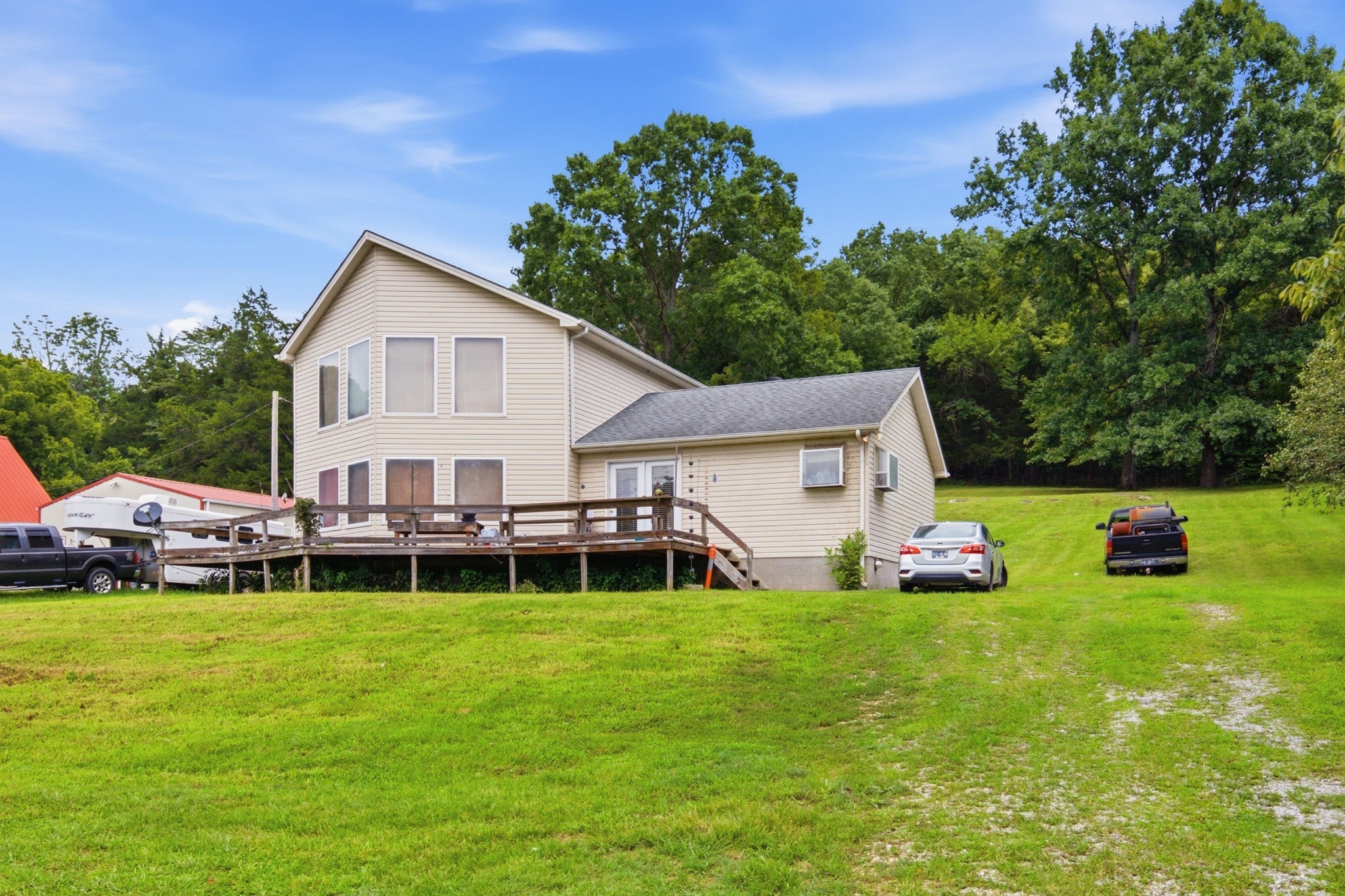 179 Lakeside Dr