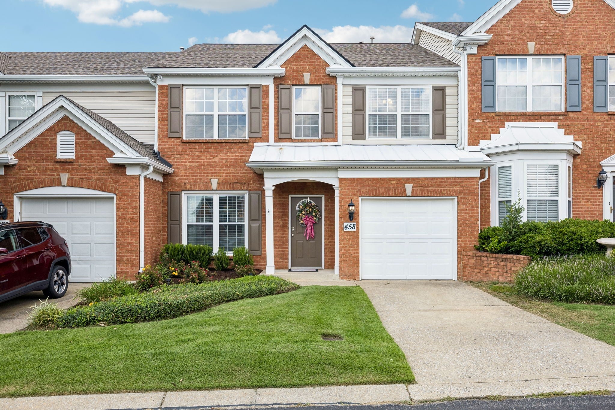3-bed condo at 458 Old Towne Dr, Brentwood, sold August 31, 2026