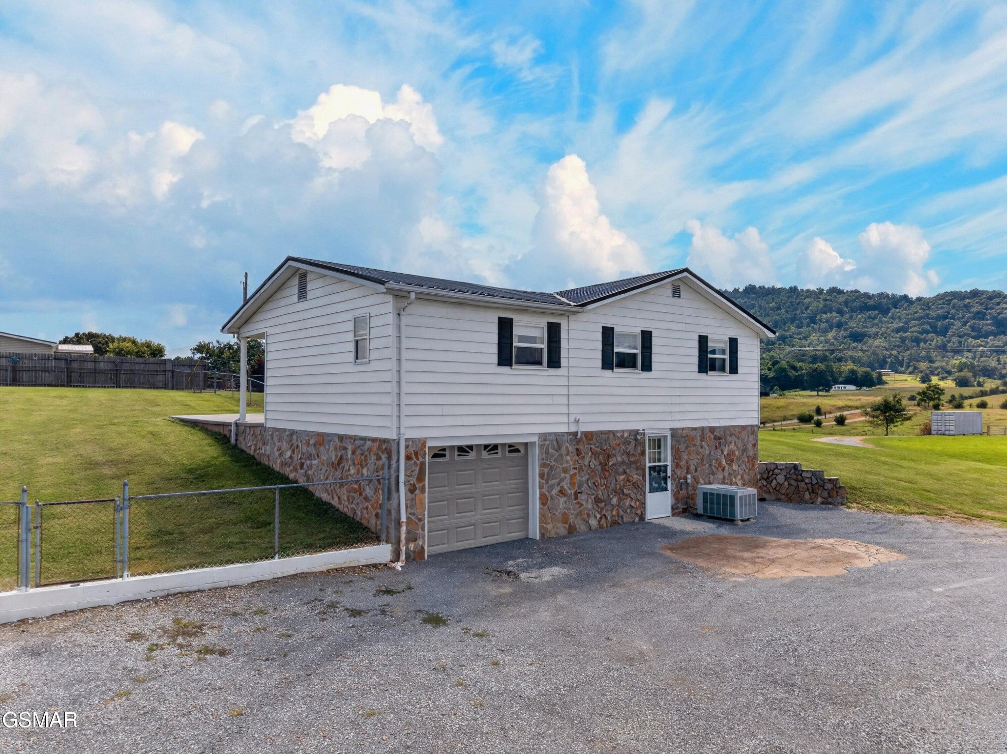 215 White Sands Road