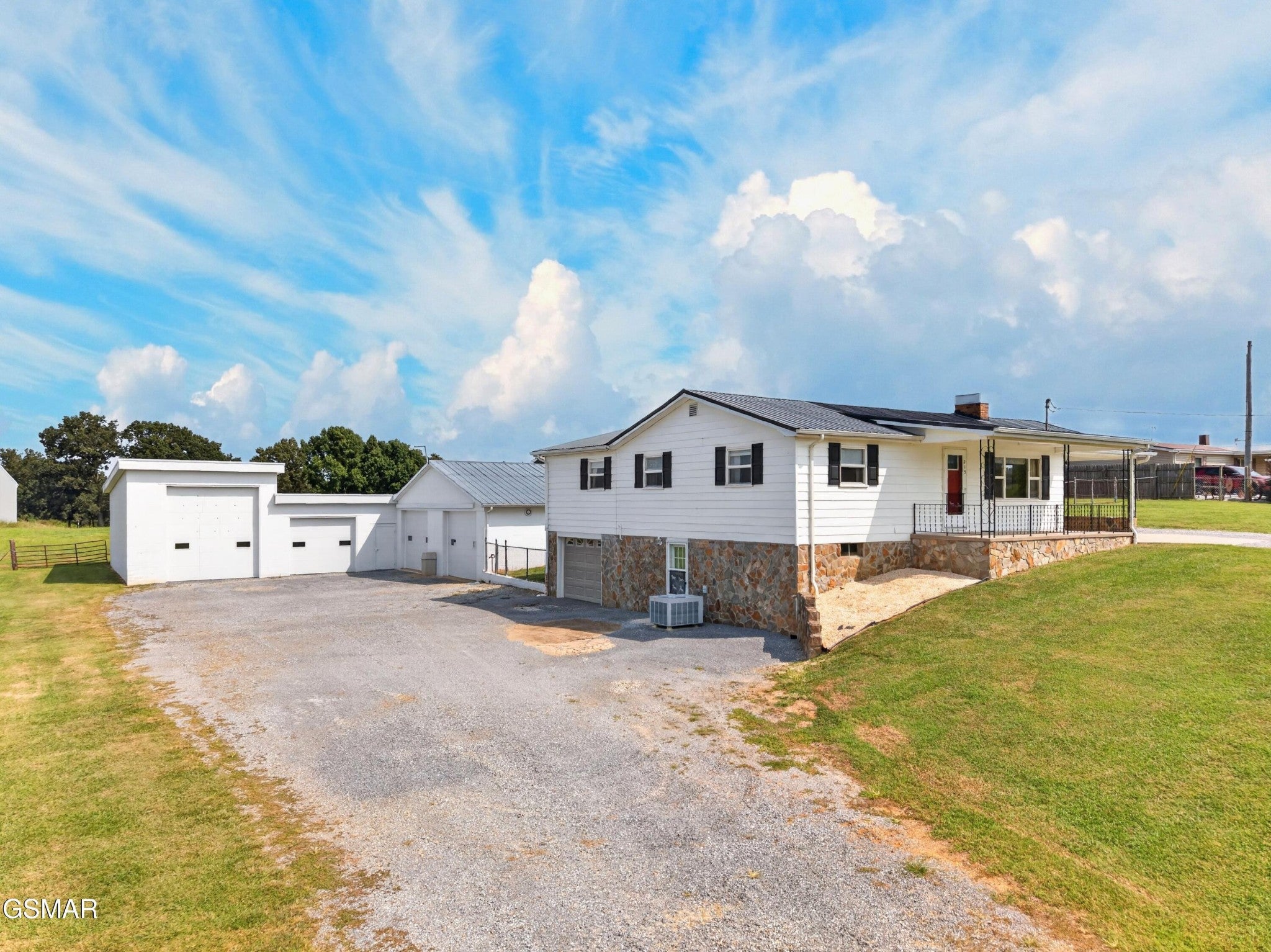 215 White Sands Road