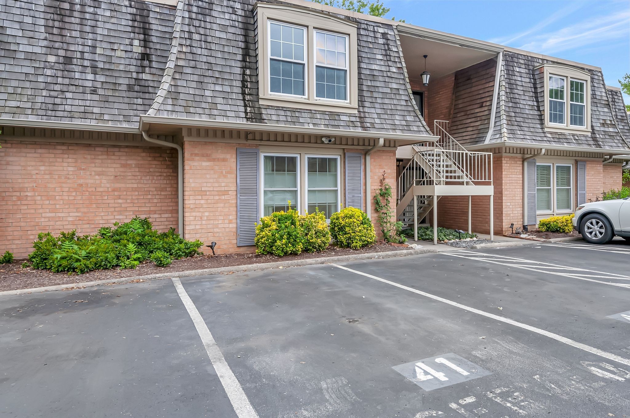 3000 Hillsboro Pike 61