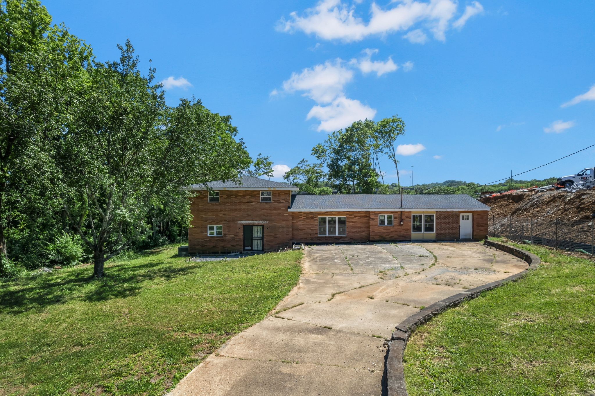 605 Creative Way