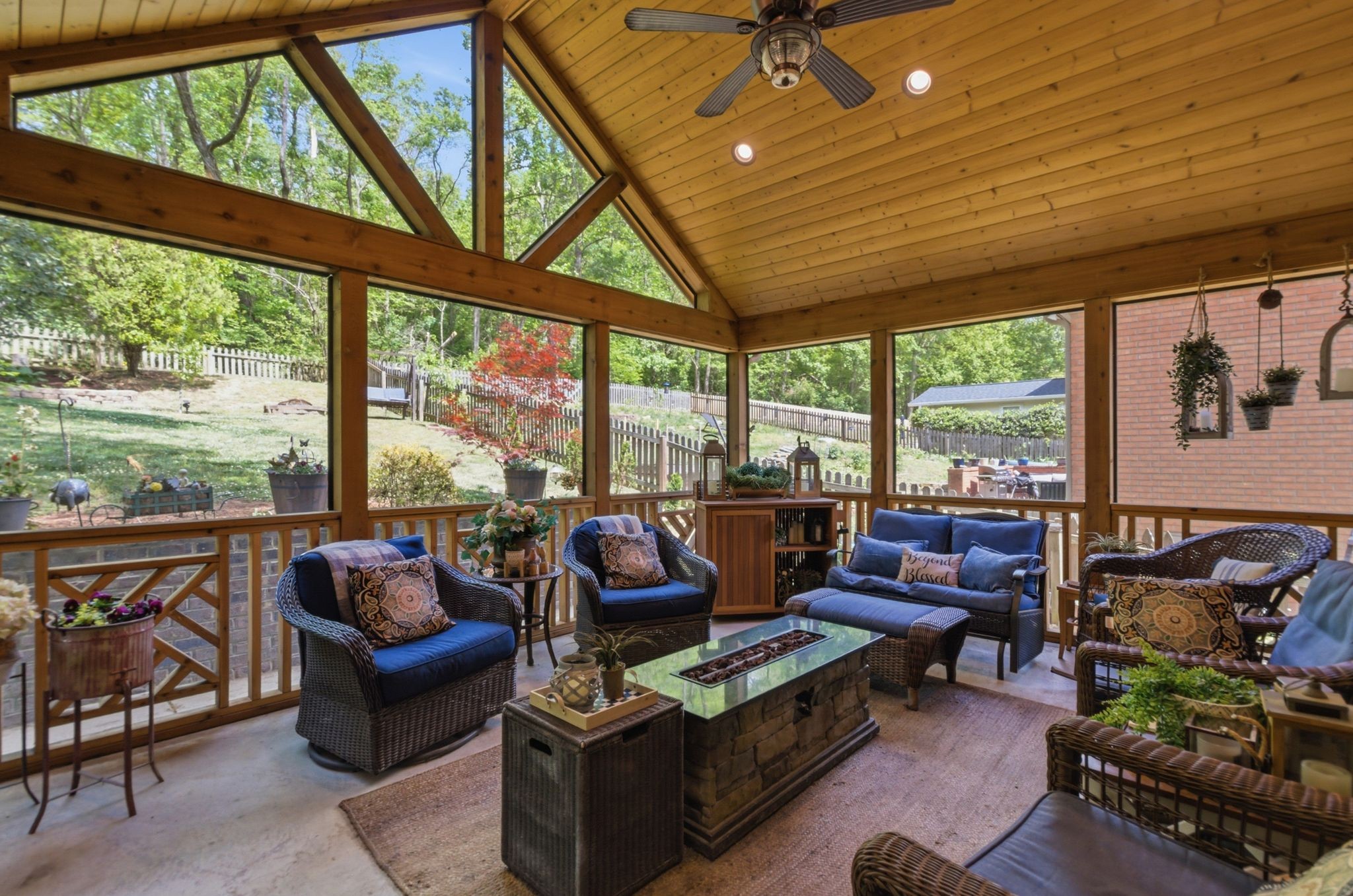 137 Sequoyah Ln