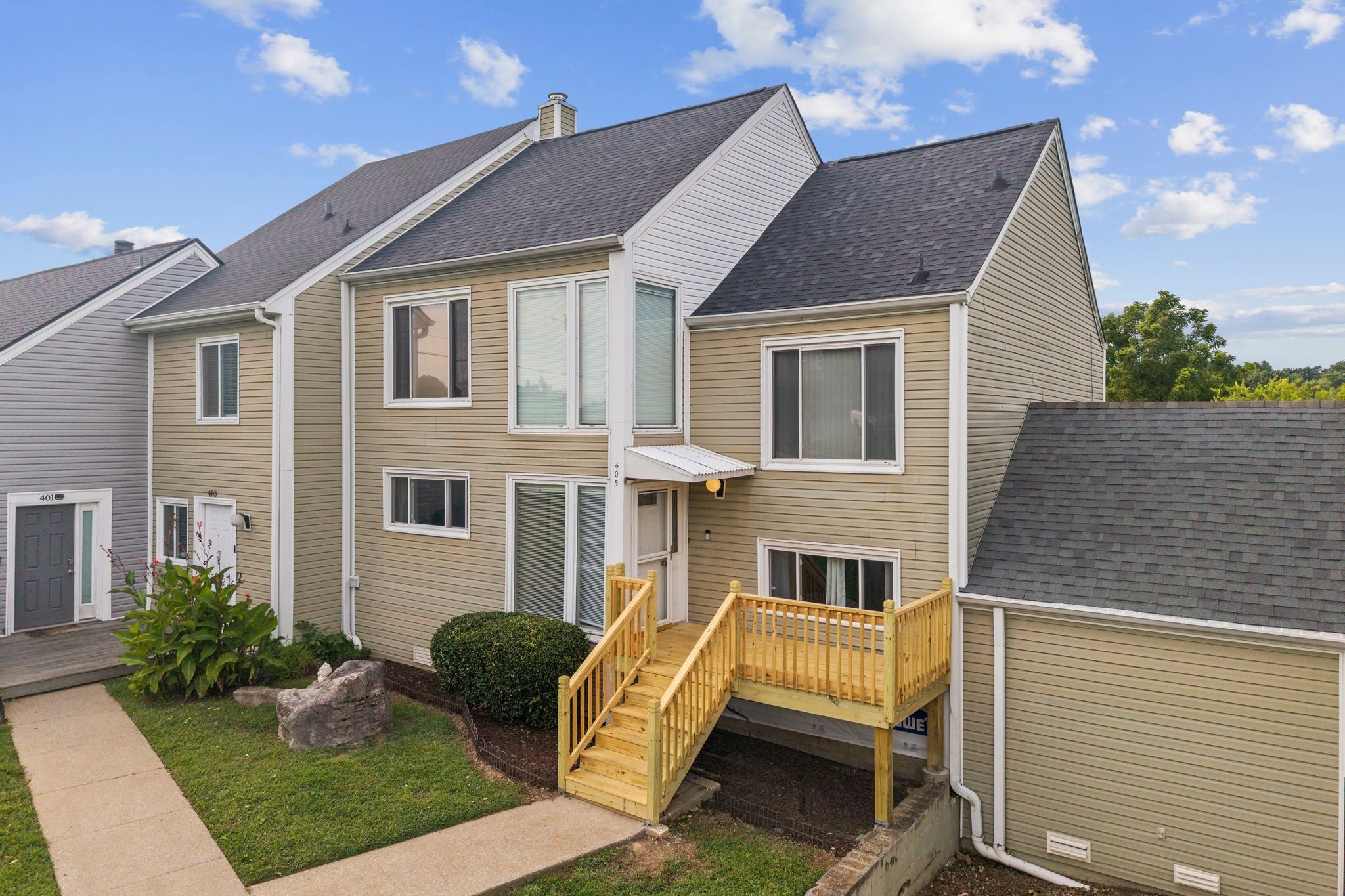 3-bed listing at 405 Raintree Pl, Hermitage