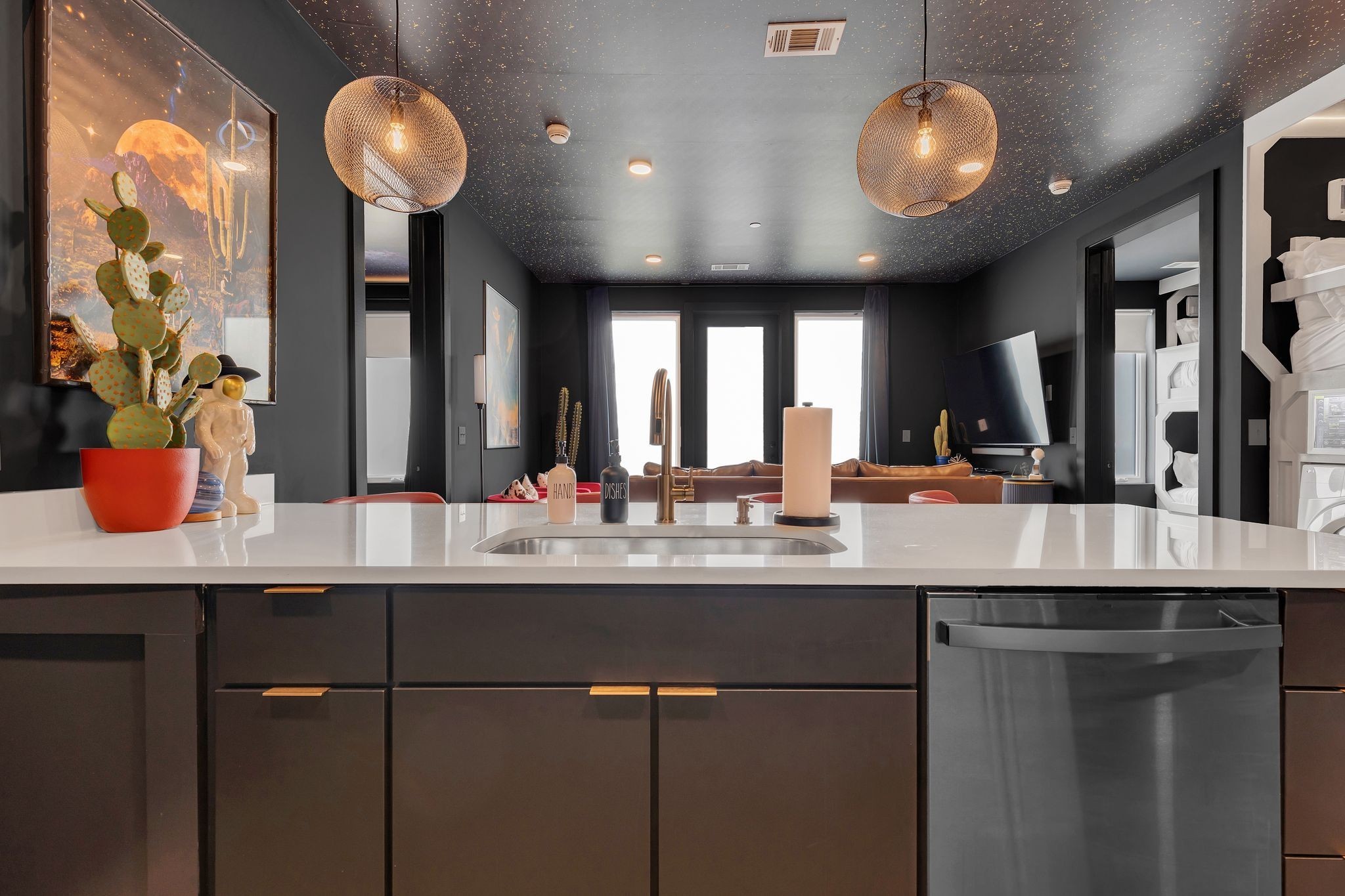 245 Hermitage Ave 406