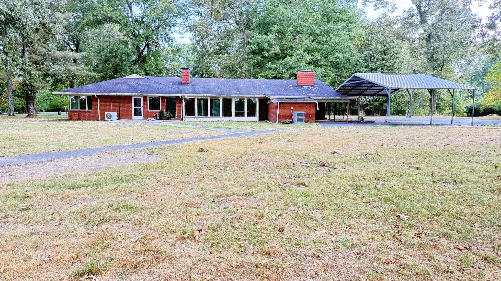 1201 Pickett Dr