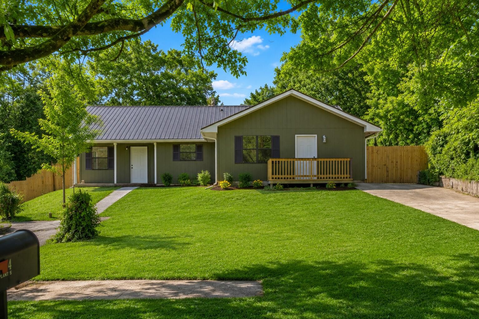 Photo 1 of 33 — 104 Pine Street, Athens, TN 37303
