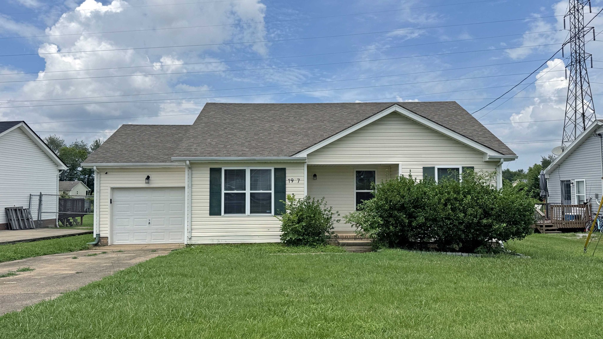 Photo 1 of 25 — 1957 Timberline Cir, Oak Grove, KY 42262