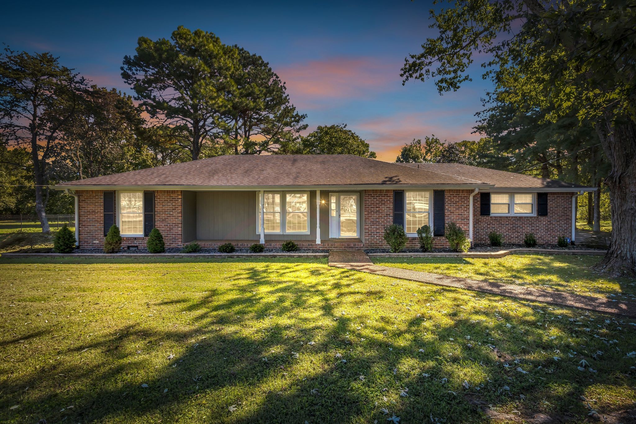 105 Ridgewood Rd