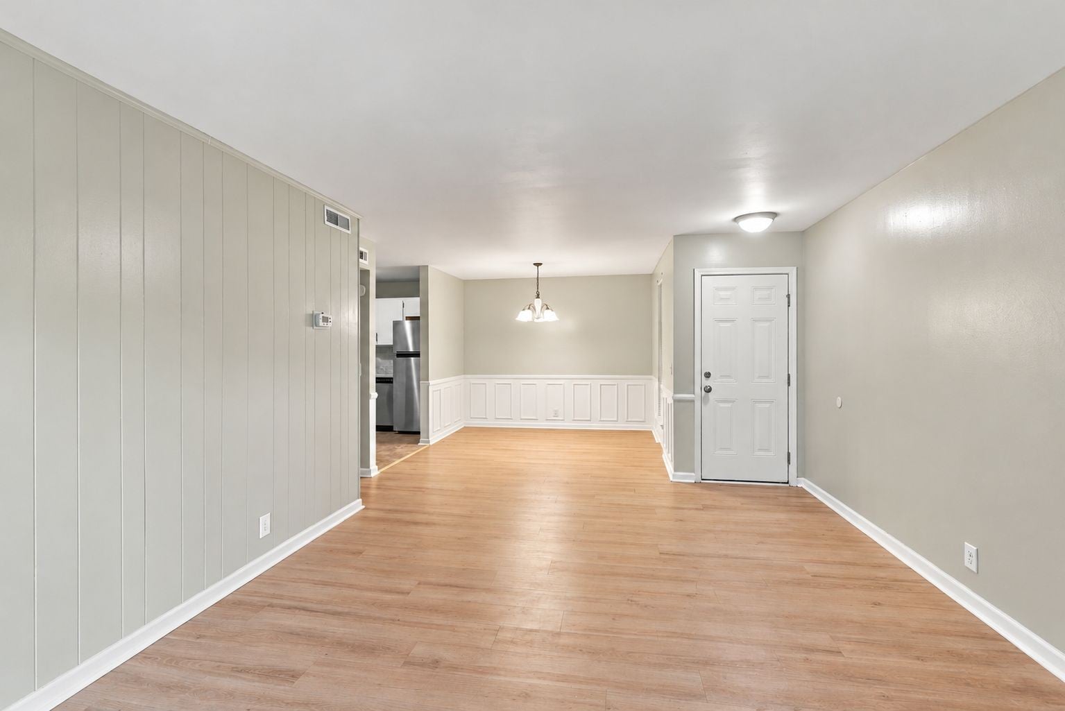 555 N DuPont Ave C62