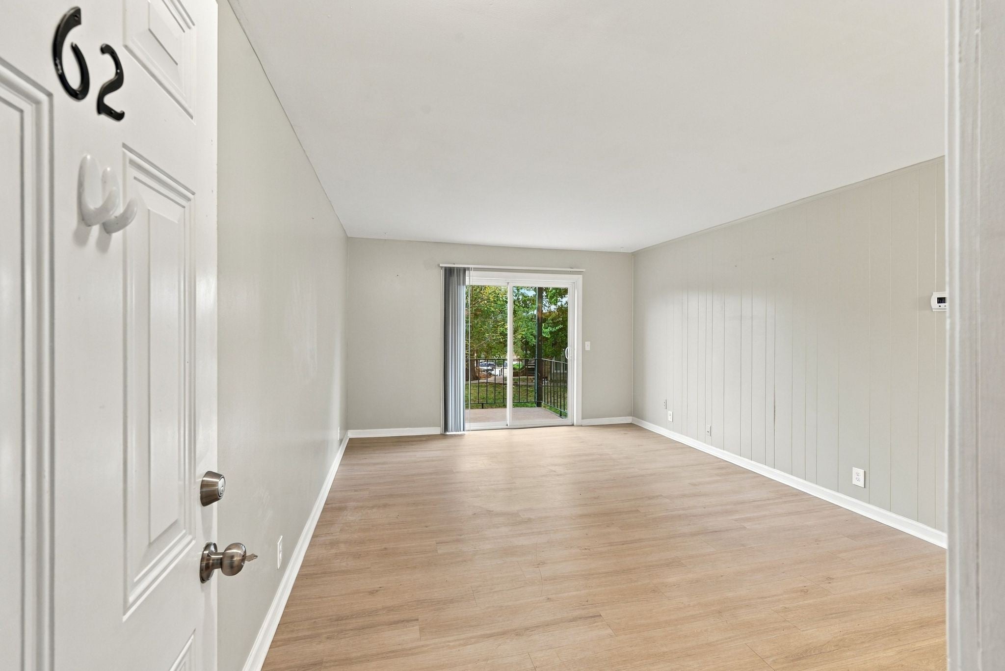 555 N DuPont Ave C62