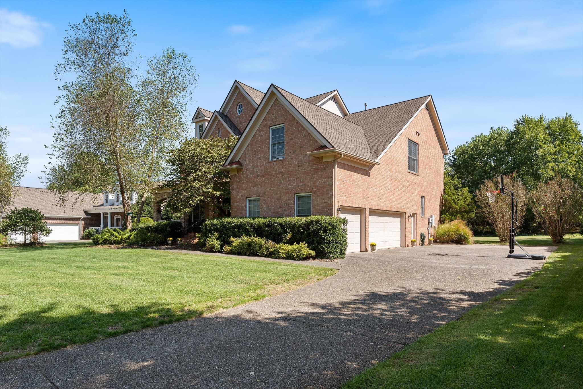 1740 Forsyth Park Dr