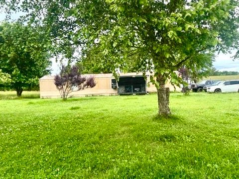 1266 Parkhurst Rd Red Boiling Springs TN 37150