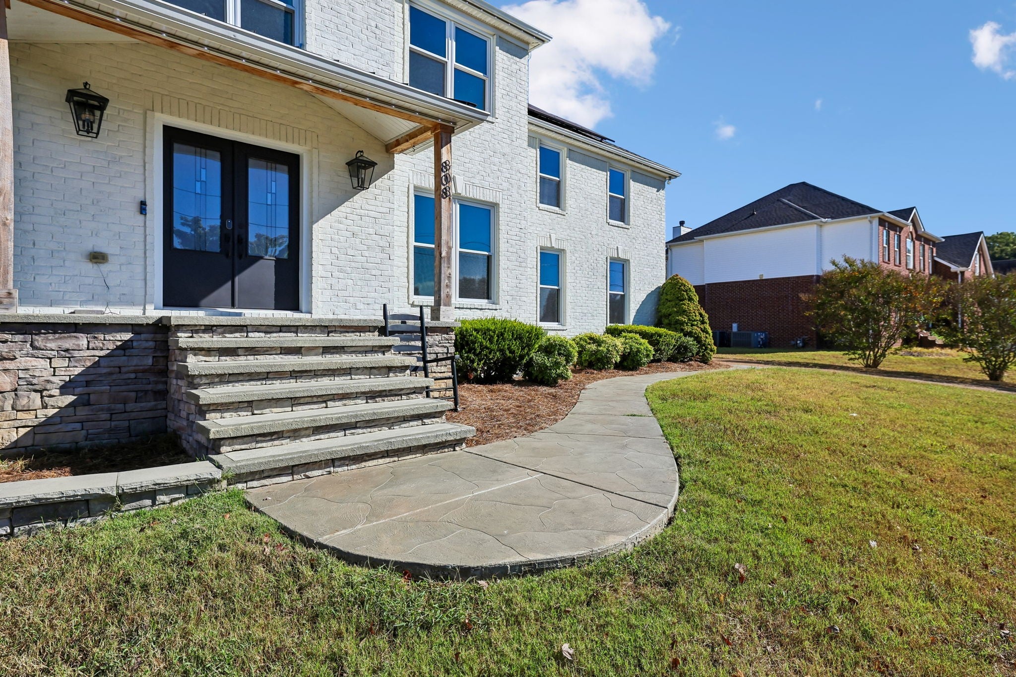 808 Alec Ct