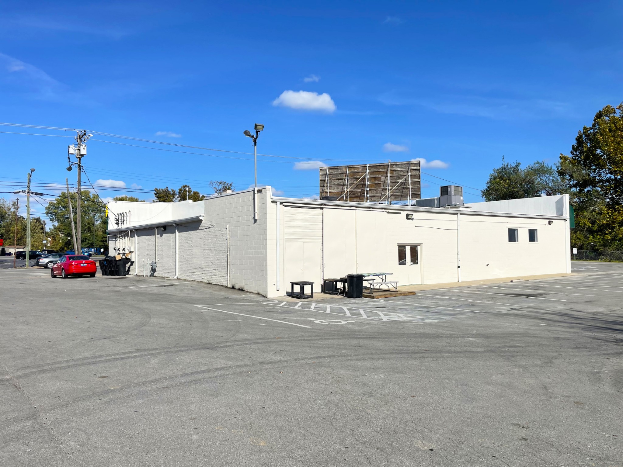 517 W Main St