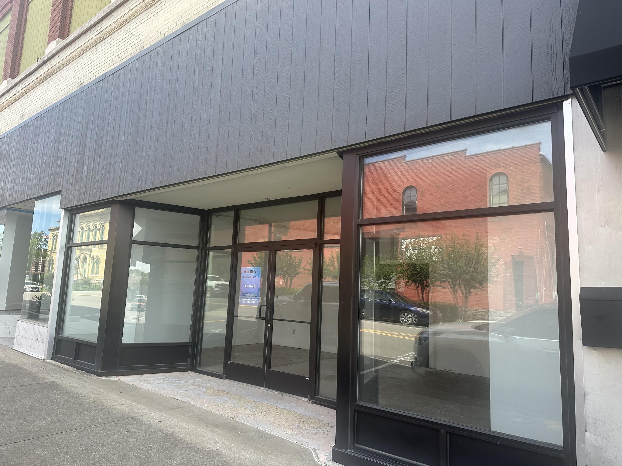 608 S Main St