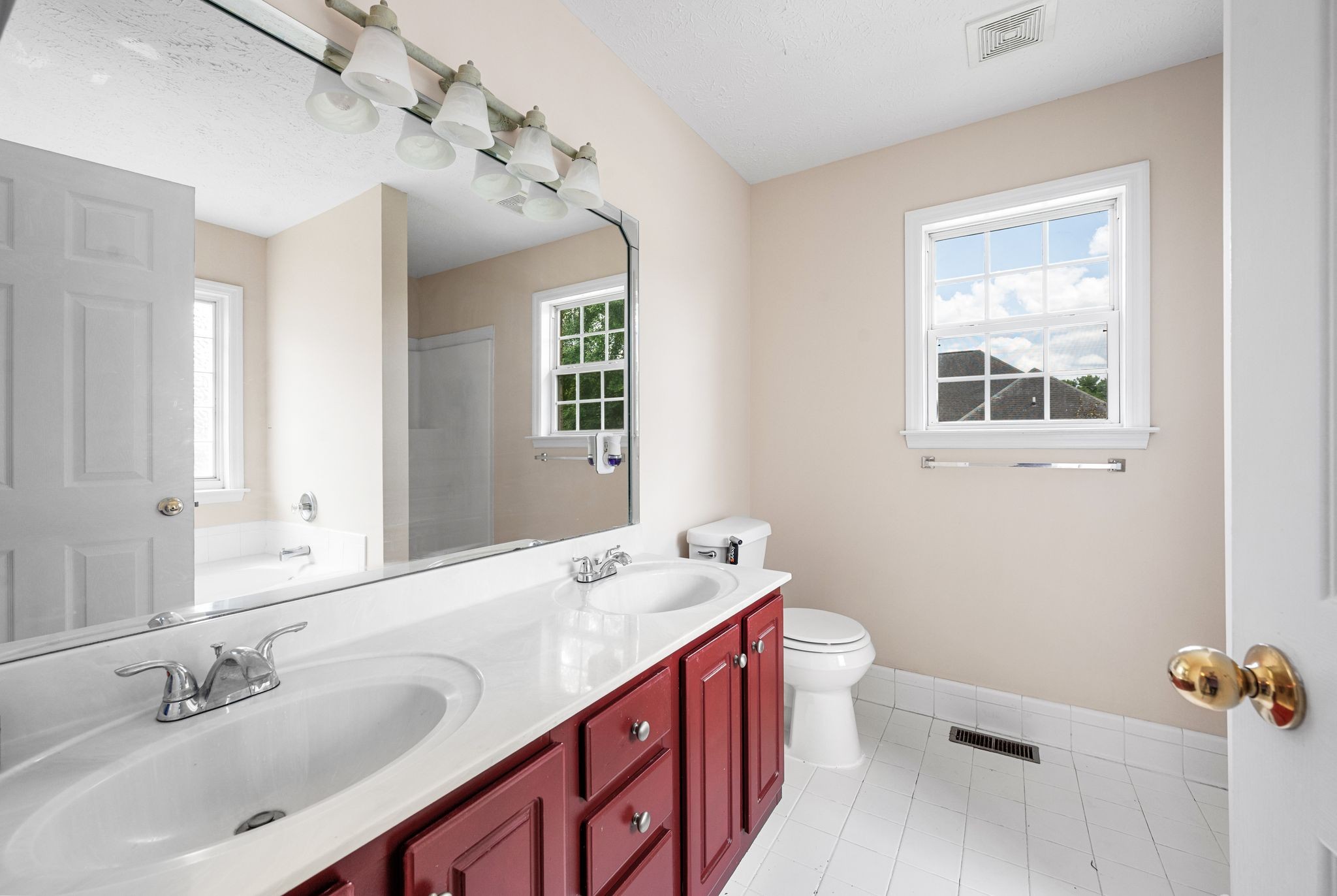 Nashville, Tennessee 37217, United States, 4 Bedrooms Bedrooms, ,3 BathroomsBathrooms,Residential,Active,149263