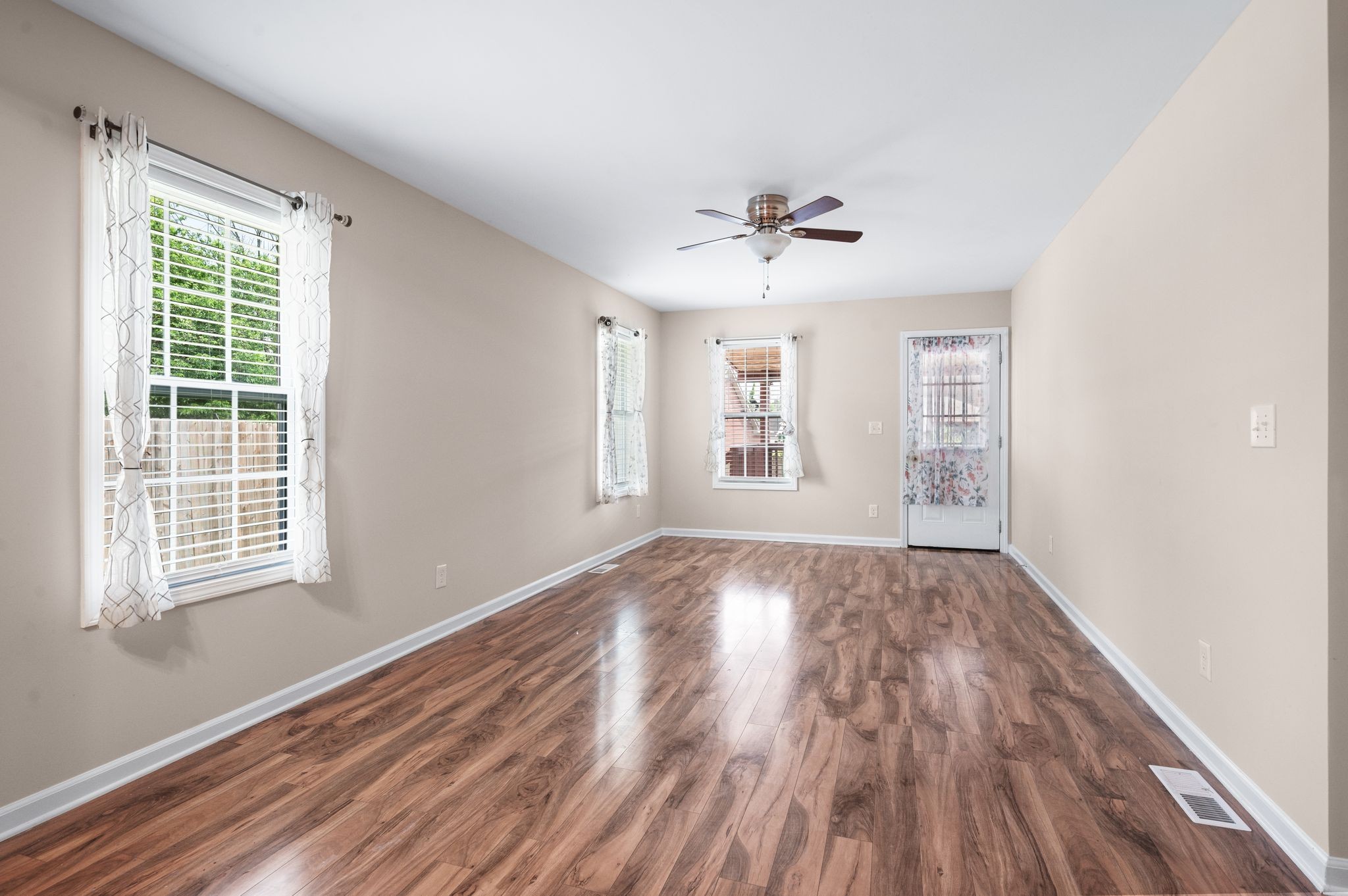 Nashville, Tennessee 37217, United States, 4 Bedrooms Bedrooms, ,3 BathroomsBathrooms,Residential,Active,149263