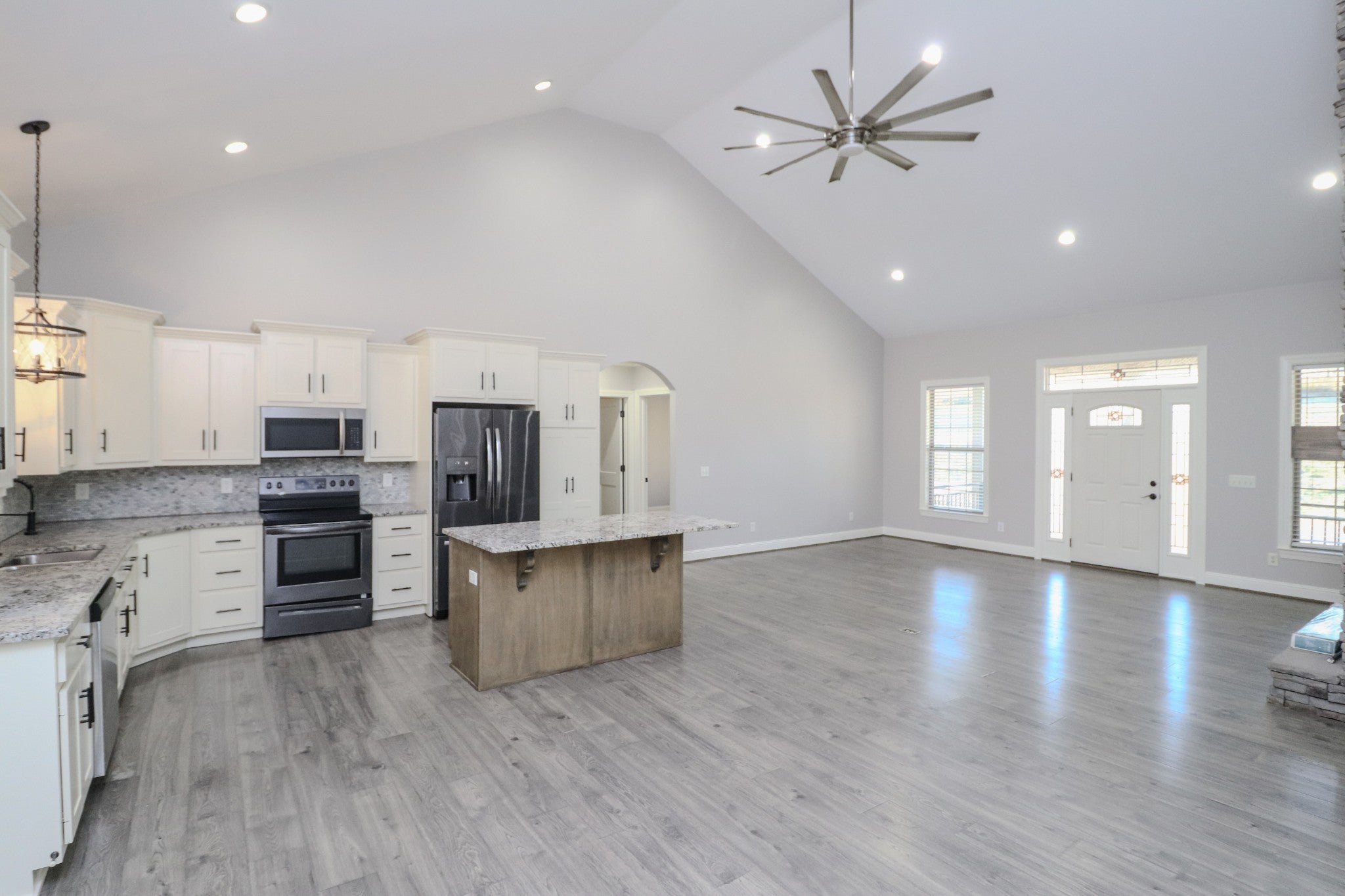 450 Bridle Path Ln