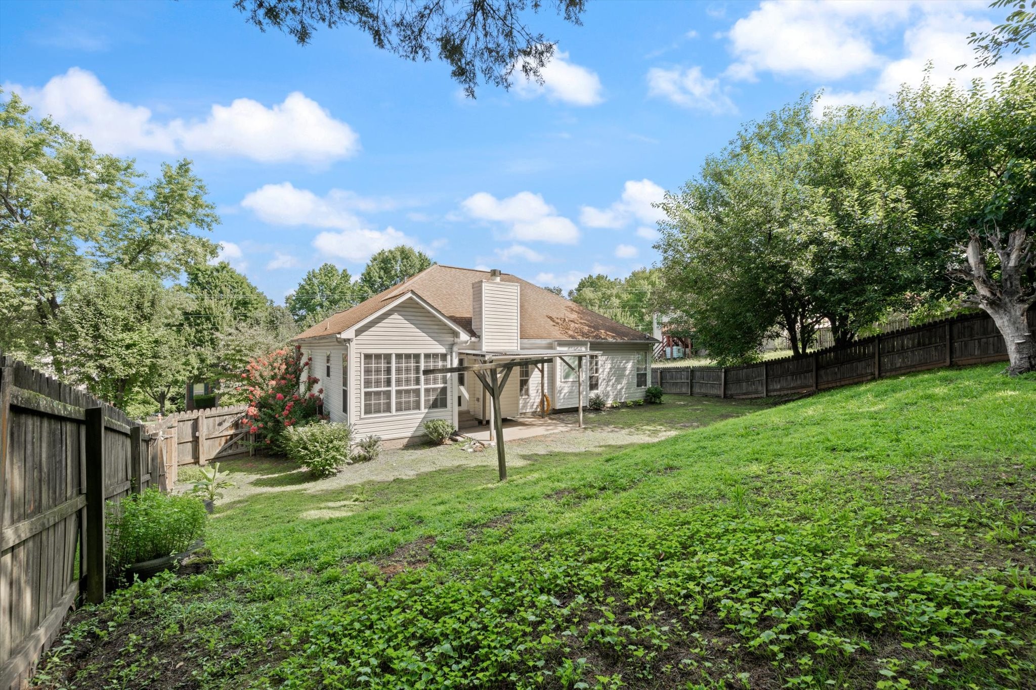 2528 Oak Forest Dr