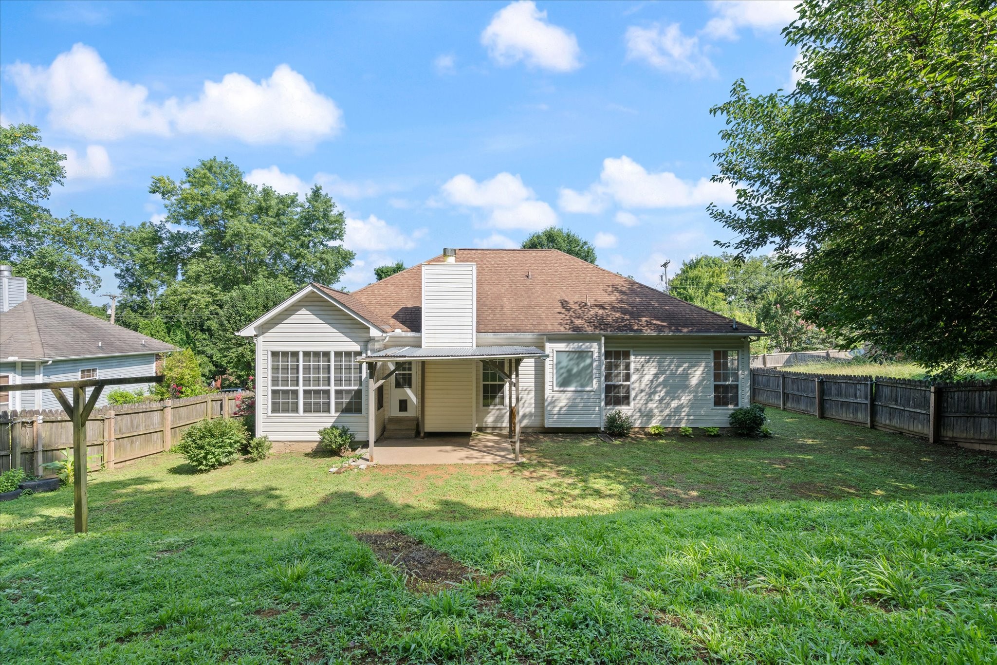 2528 Oak Forest Dr