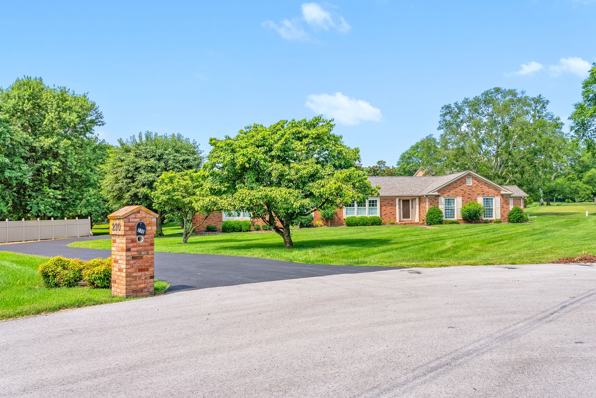 230 Fairway Ct