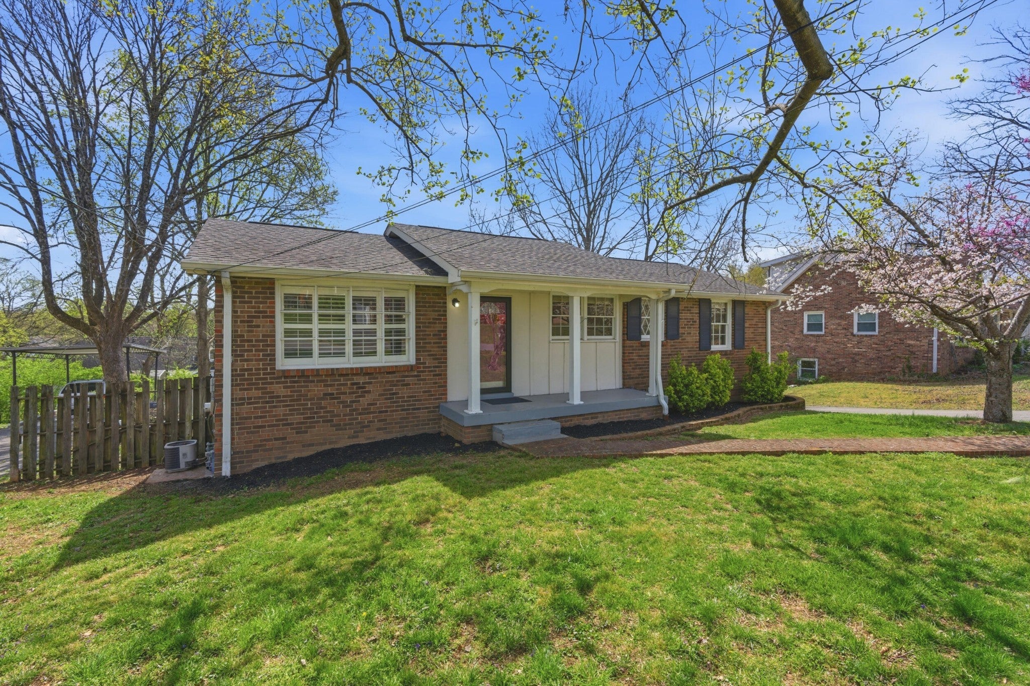 216 Whorley Dr, Nashville TN 37217 4-bed home, photo 2 of 43