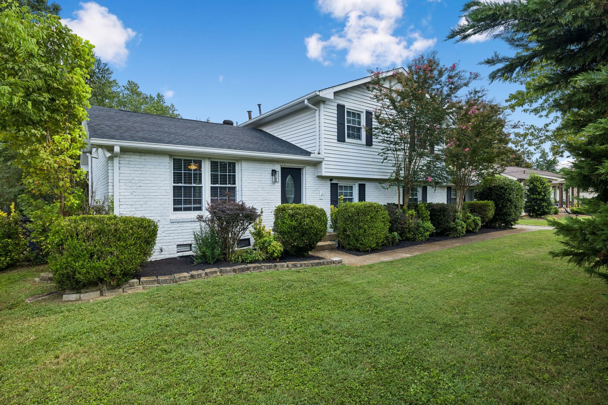4-bed listing at 8072 Sawyer Brown Rd, Nashville