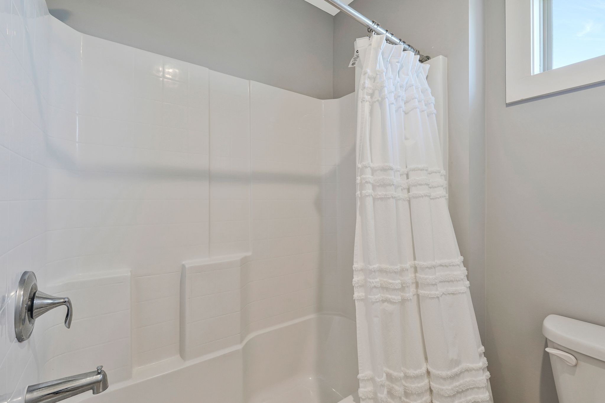 Nolensville, Tennessee 37135, United States, 4 Bedrooms Bedrooms, ,5 BathroomsBathrooms,Residential,Pending,105205