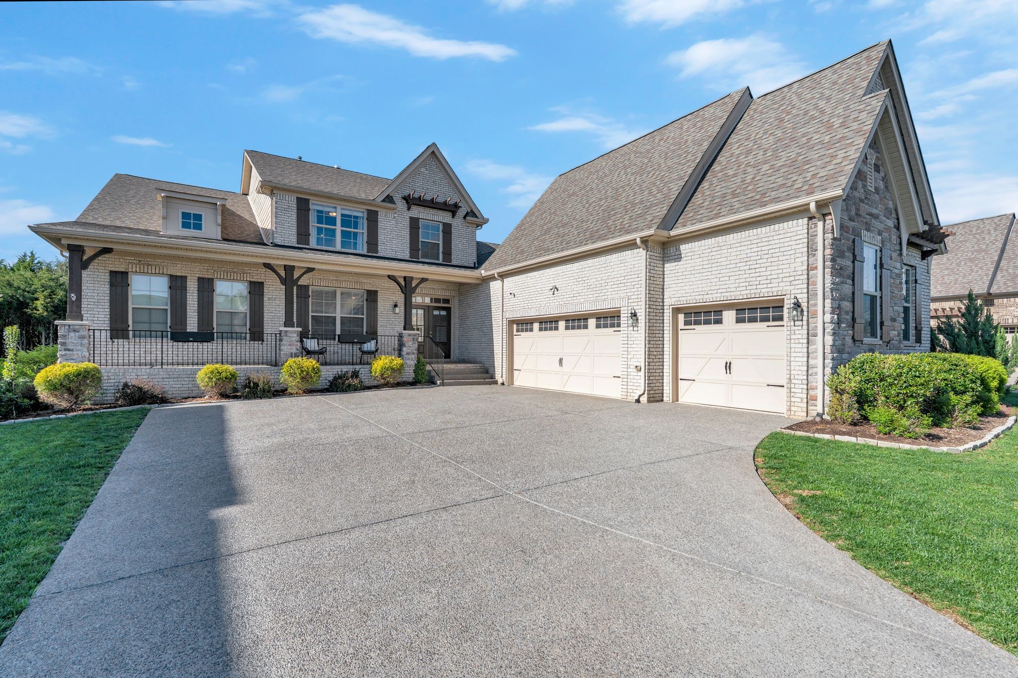3243 Bradfield Dr