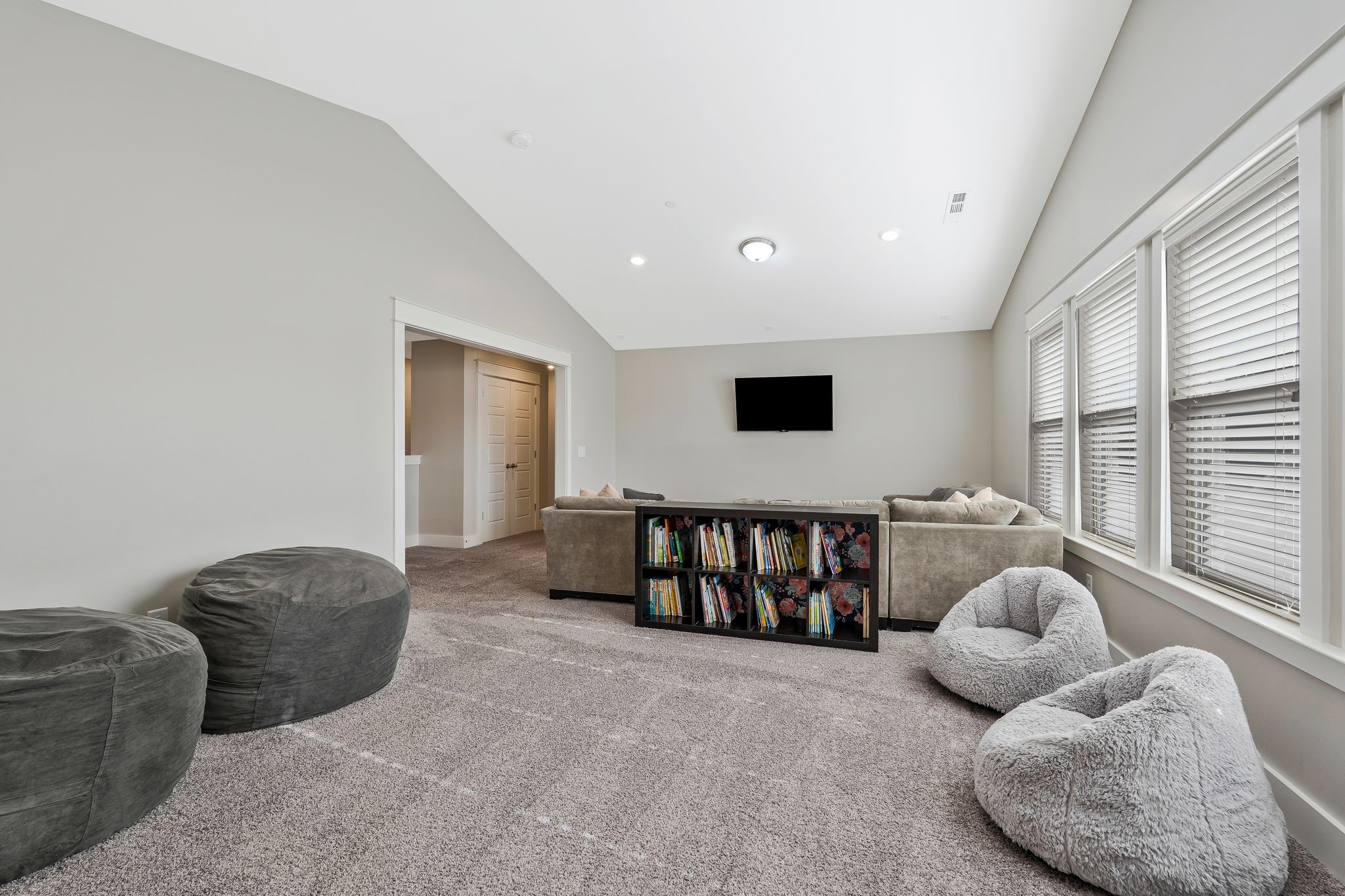 Nolensville, Tennessee 37135, United States, 4 Bedrooms Bedrooms, ,5 BathroomsBathrooms,Residential,Pending,105205