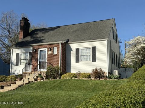 Photo of 2445 Kennington Rd, Knoxville, TN 37917 (MLS # 3168266)