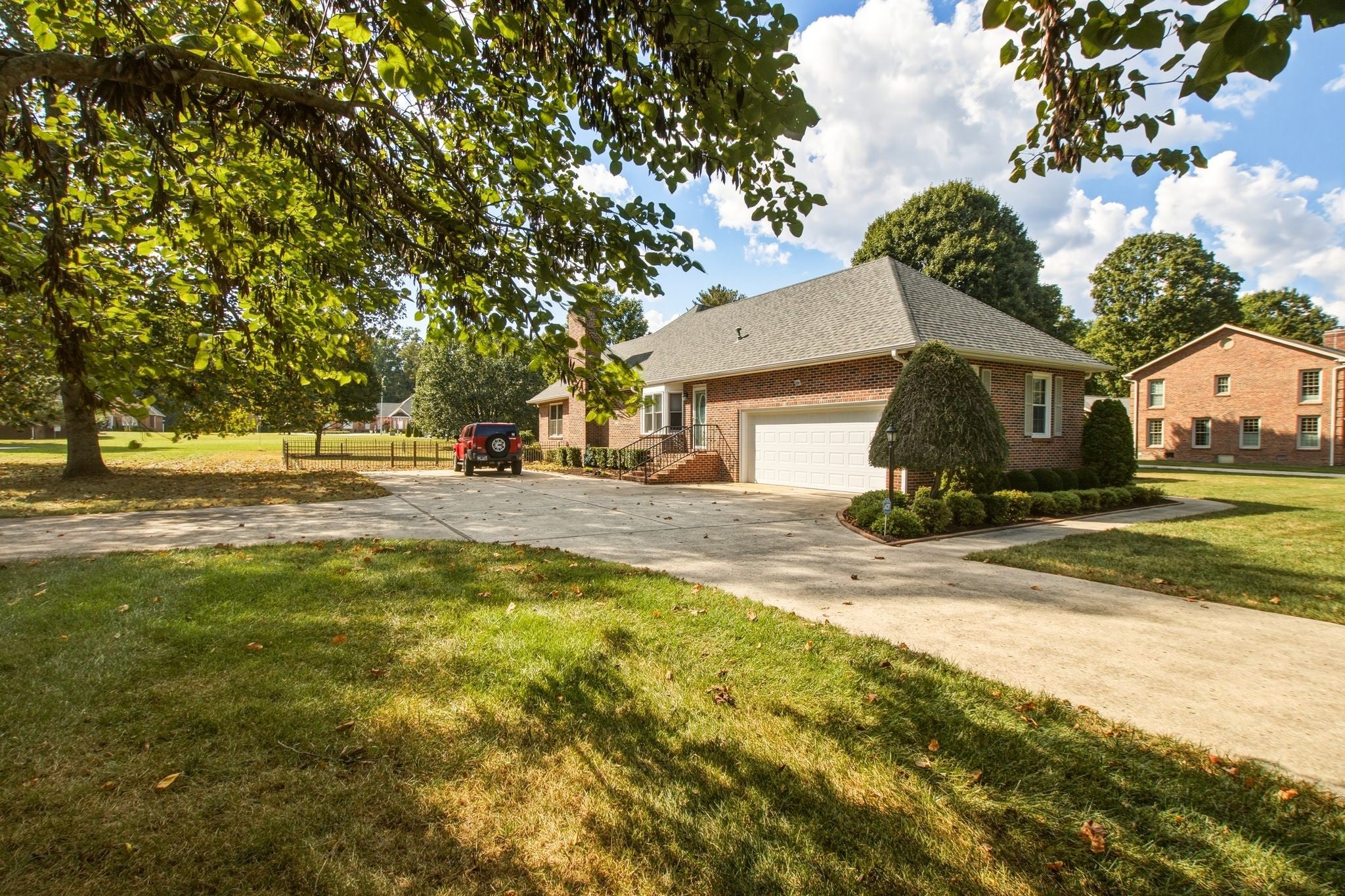 105 Kingsridge Blvd