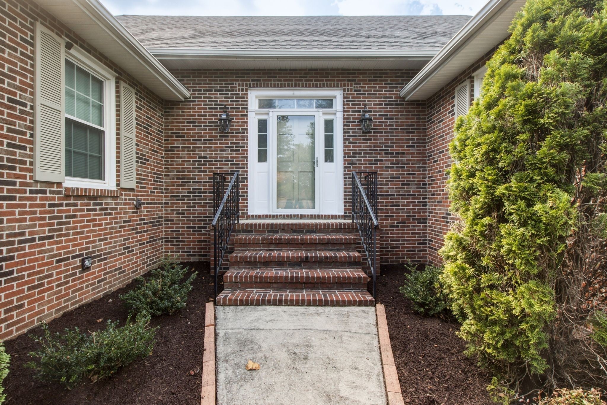 105 Kingsridge Blvd