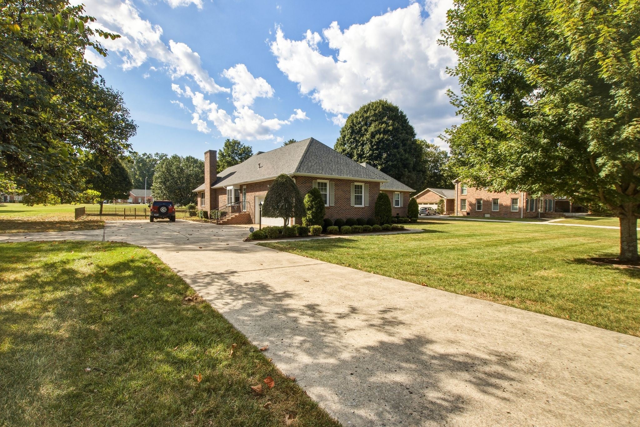 105 Kingsridge Blvd