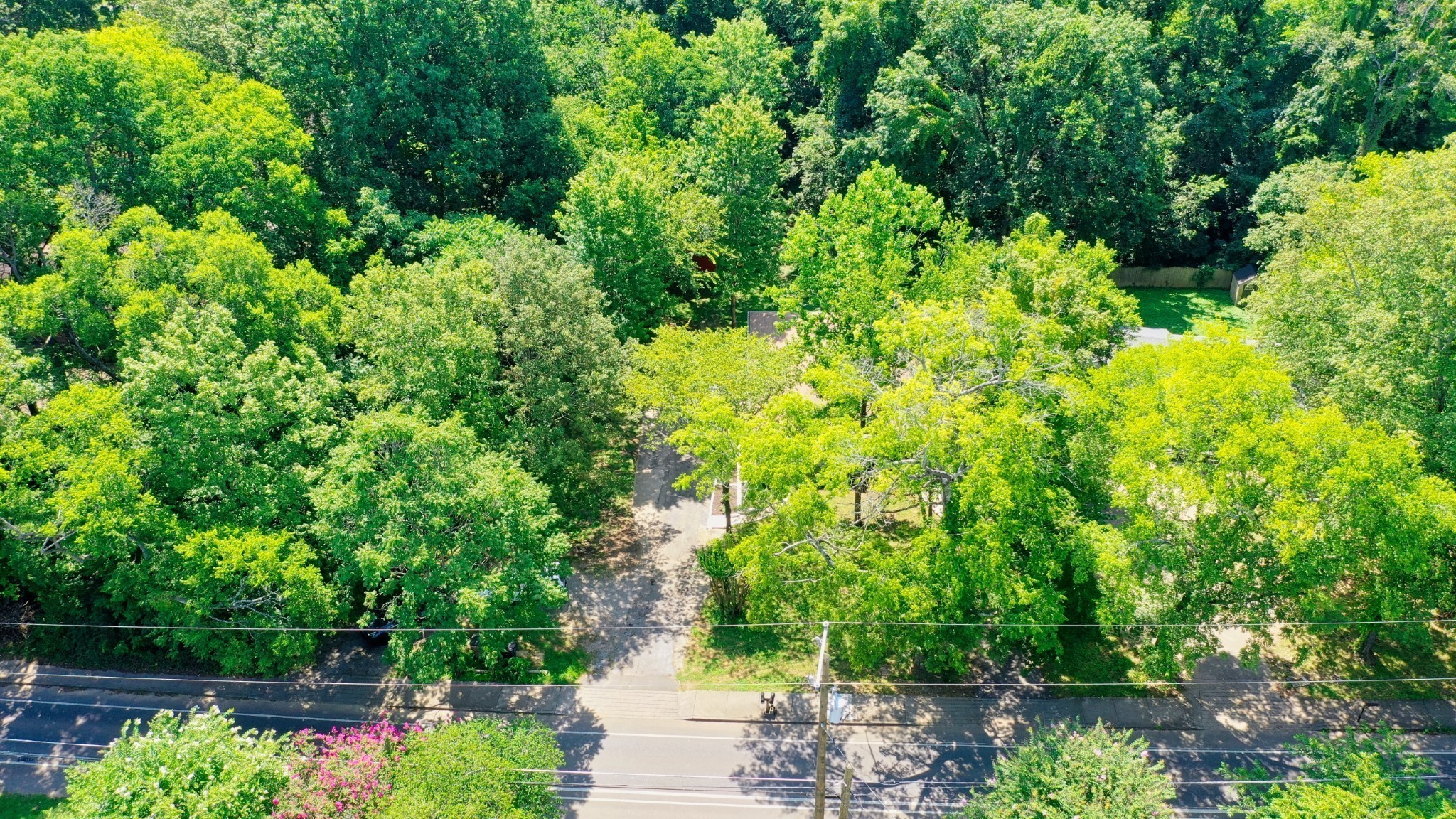 1421 Riverside Dr