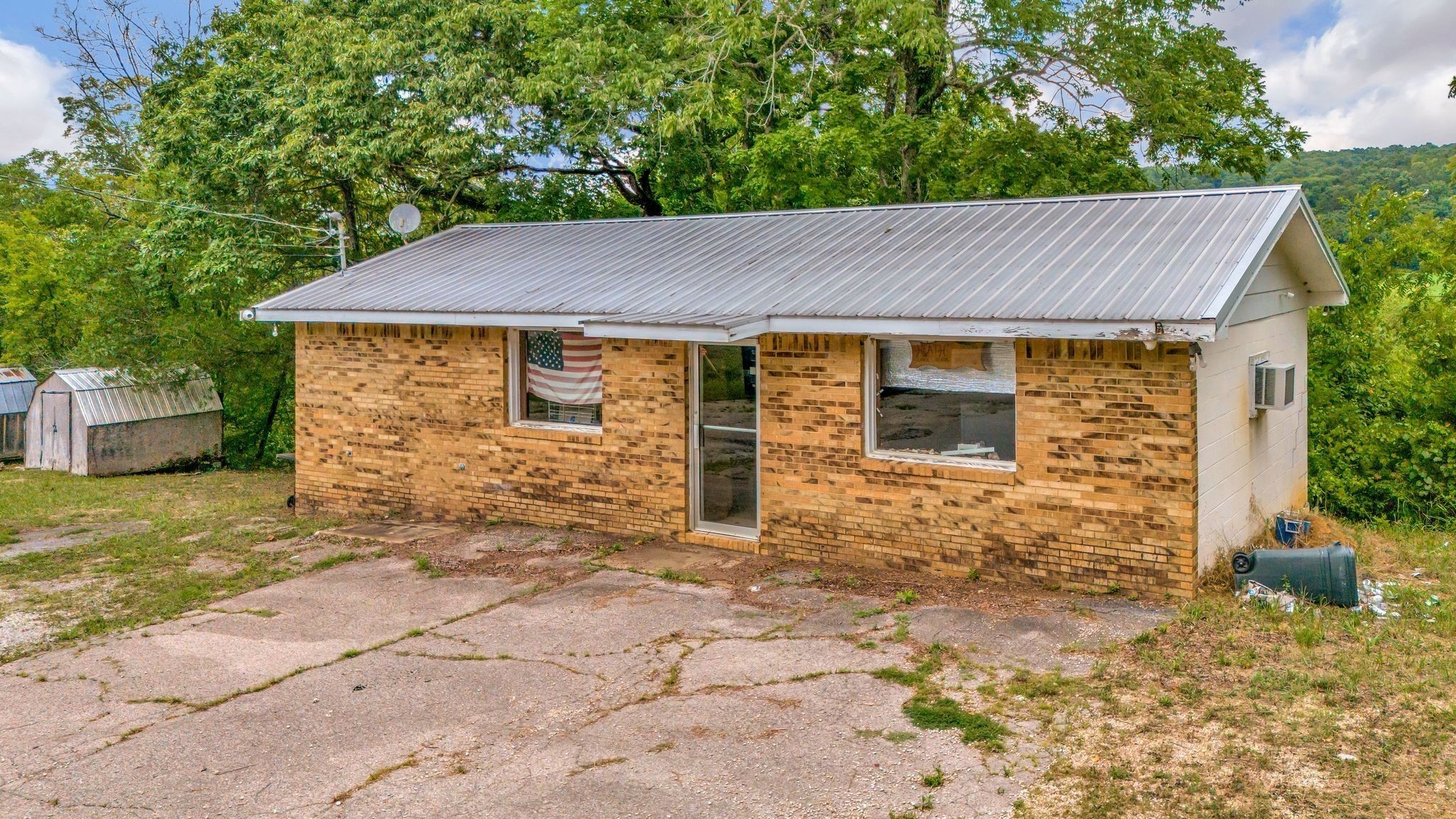 1076 Hwy 13 North