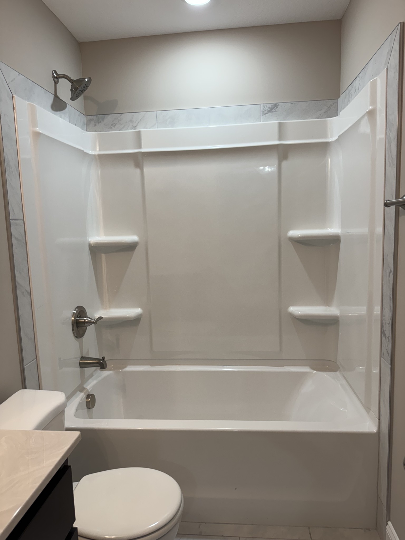 Clarksville, Tennessee 37040, United States, 3 Bedrooms Bedrooms, ,2 BathroomsBathrooms,Residential,Active,36376