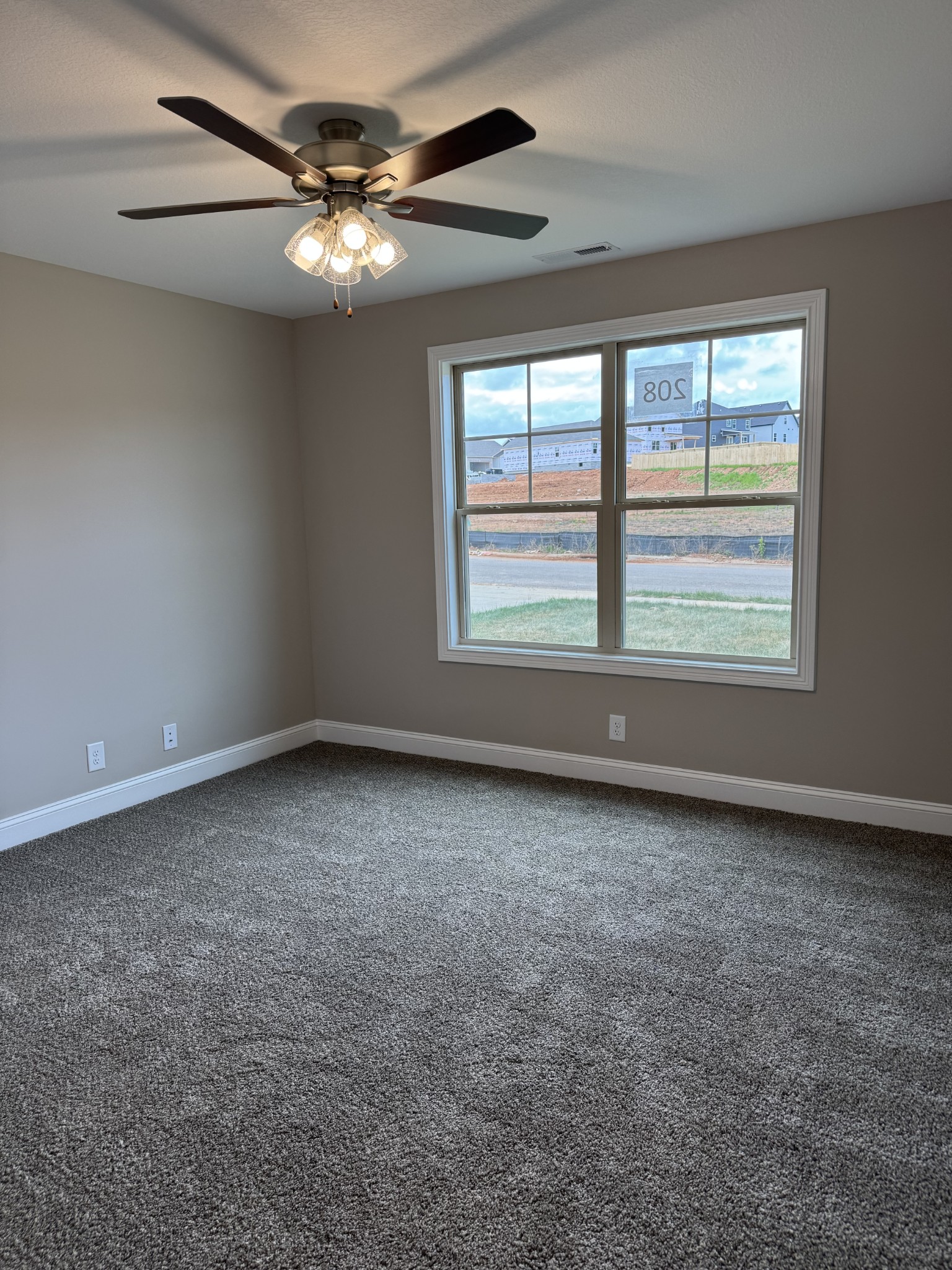 Clarksville, Tennessee 37040, United States, 3 Bedrooms Bedrooms, ,2 BathroomsBathrooms,Residential,Active,36376