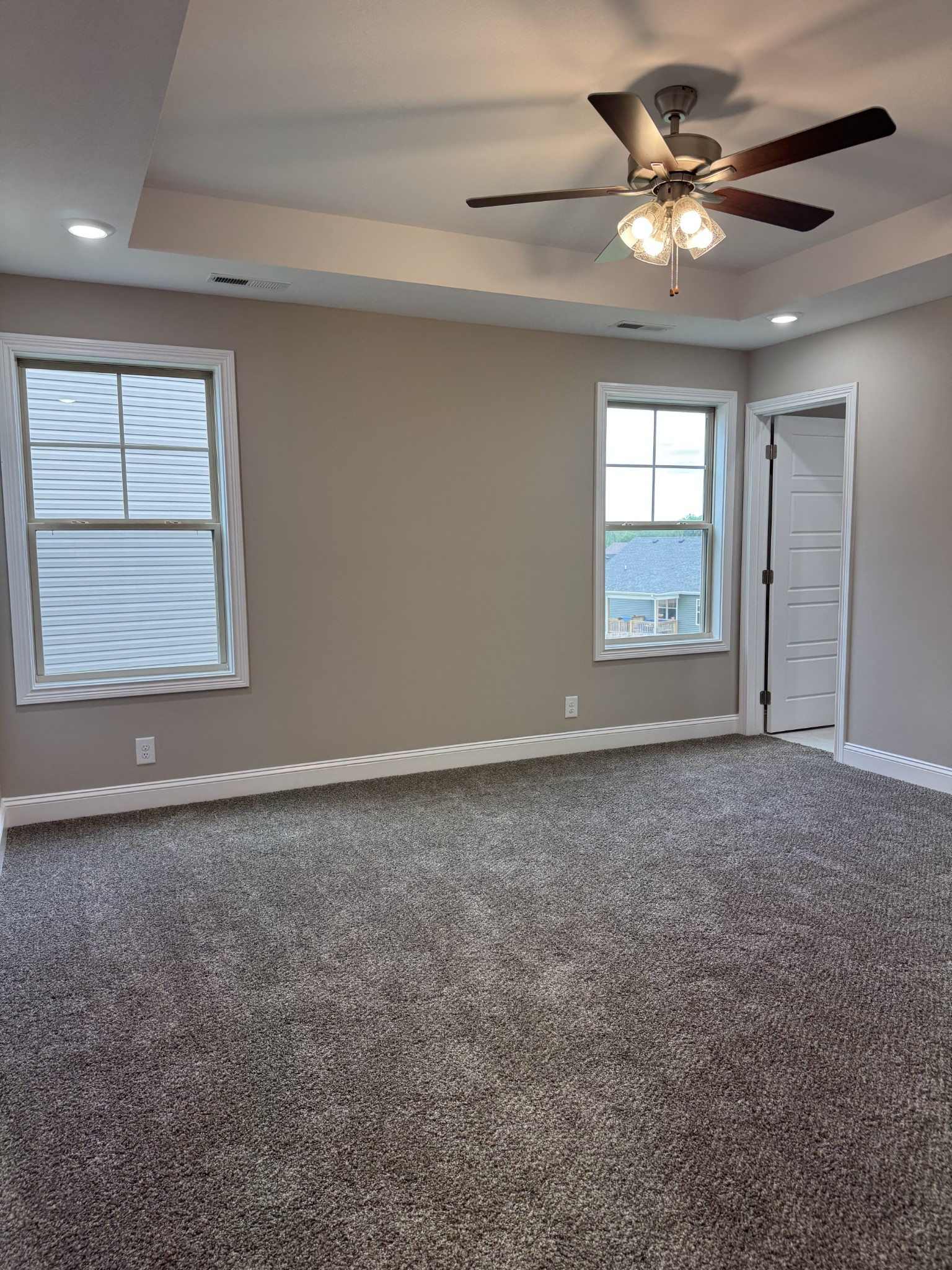 Clarksville, Tennessee 37040, United States, 3 Bedrooms Bedrooms, ,2 BathroomsBathrooms,Residential,Active,36376