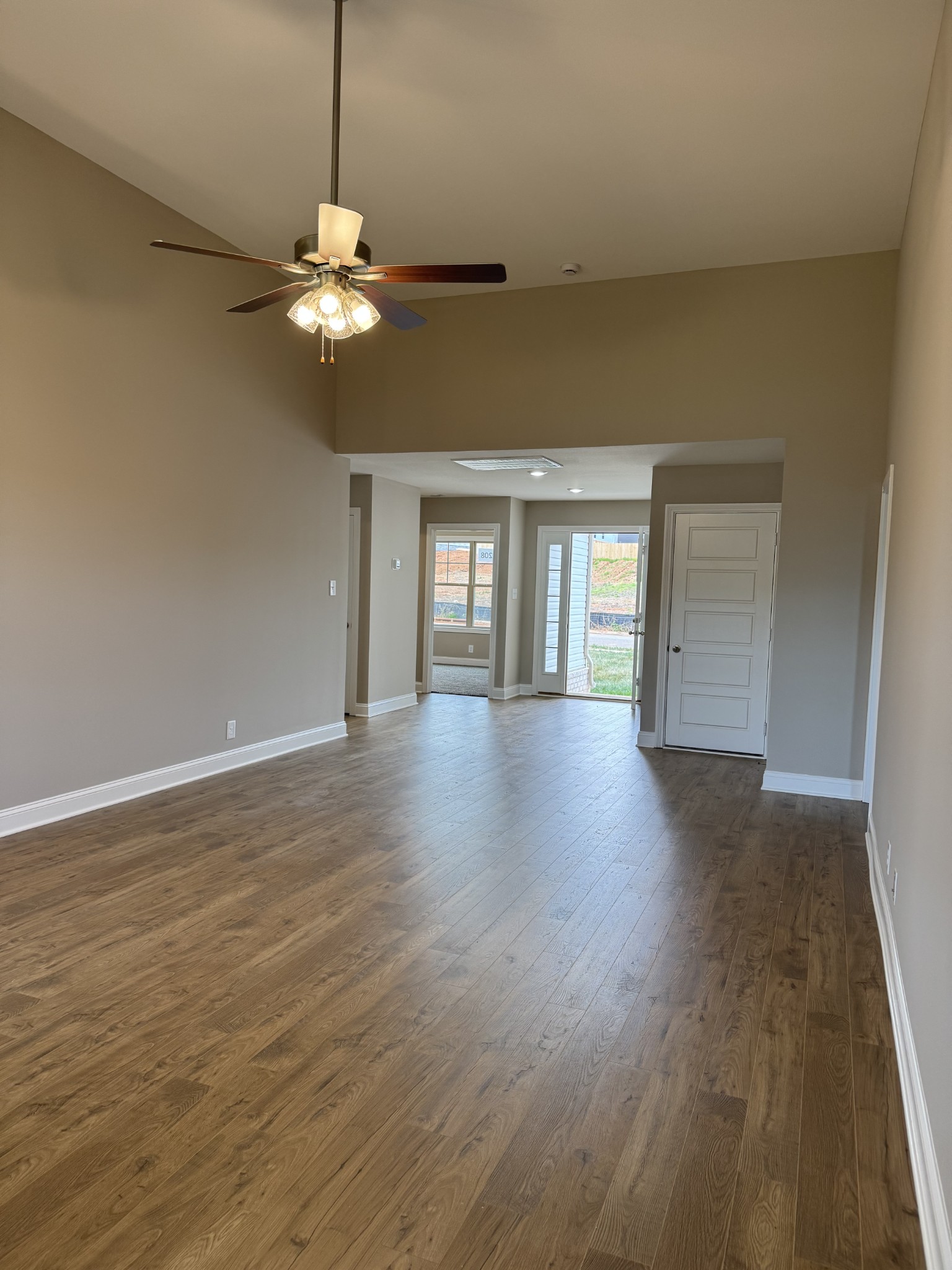 Clarksville, Tennessee 37040, United States, 3 Bedrooms Bedrooms, ,2 BathroomsBathrooms,Residential,Active,36376