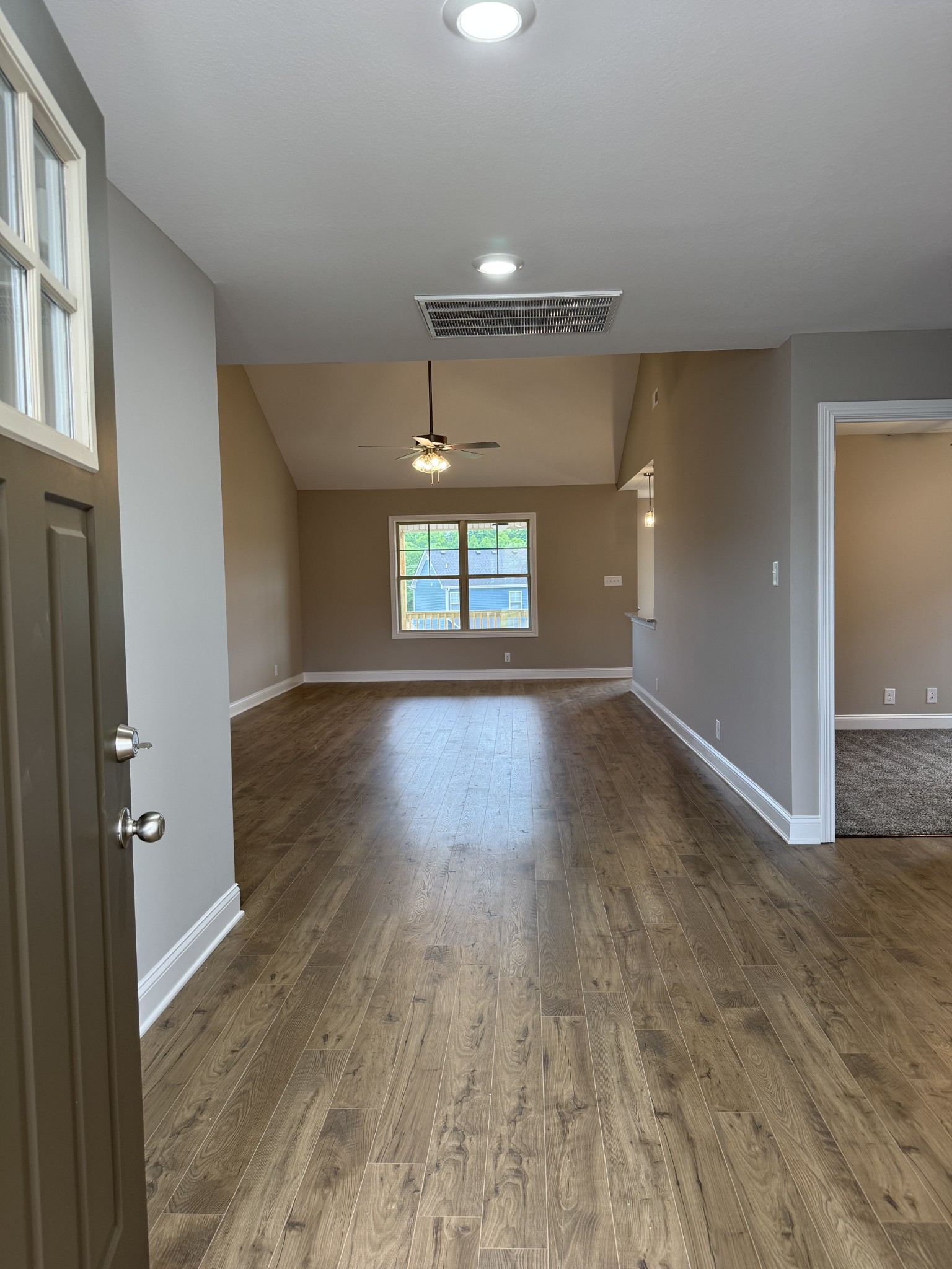 Clarksville, Tennessee 37040, United States, 3 Bedrooms Bedrooms, ,2 BathroomsBathrooms,Residential,Active,36376