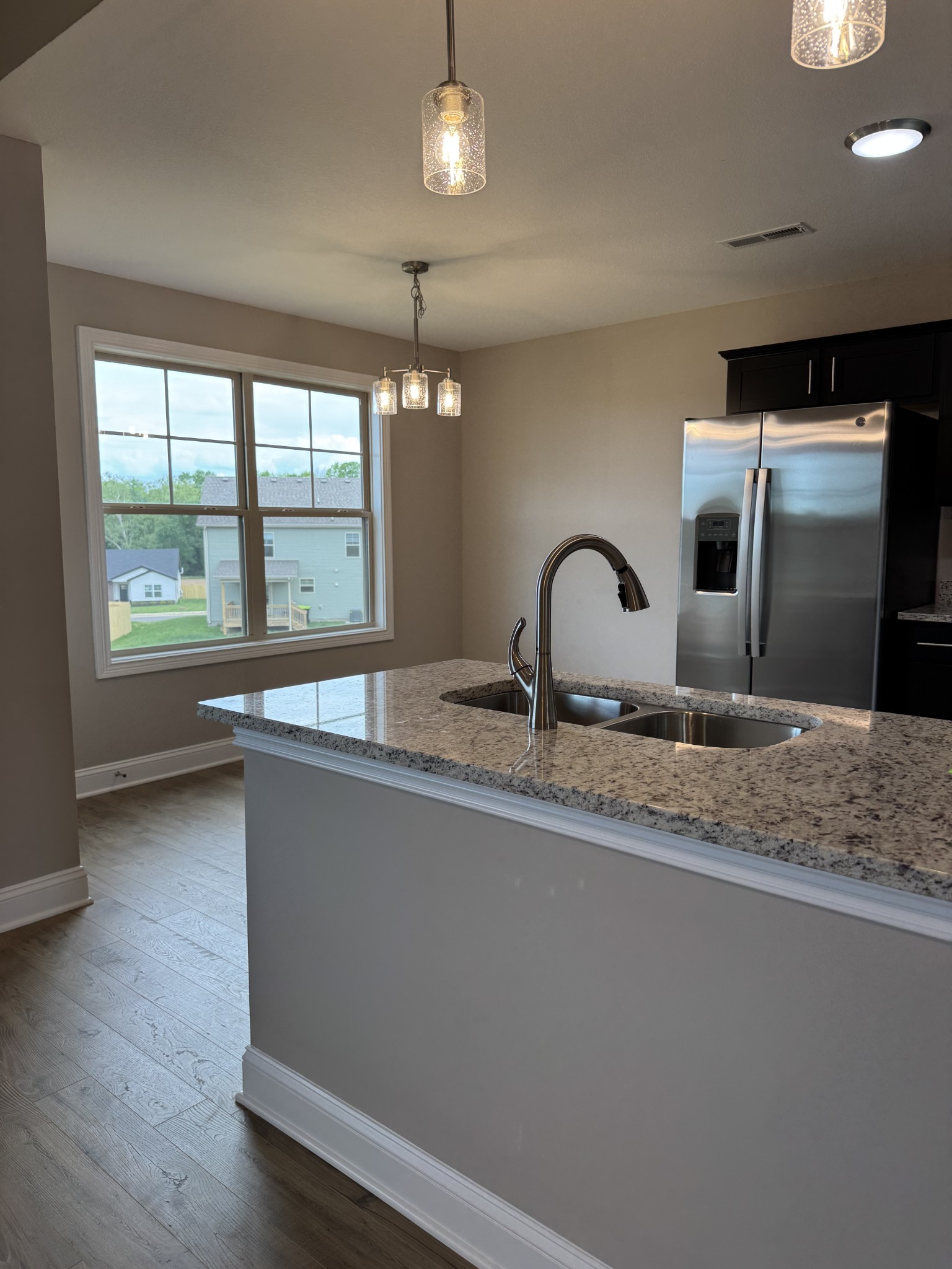 Clarksville, Tennessee 37040, United States, 3 Bedrooms Bedrooms, ,2 BathroomsBathrooms,Residential,Active,36376