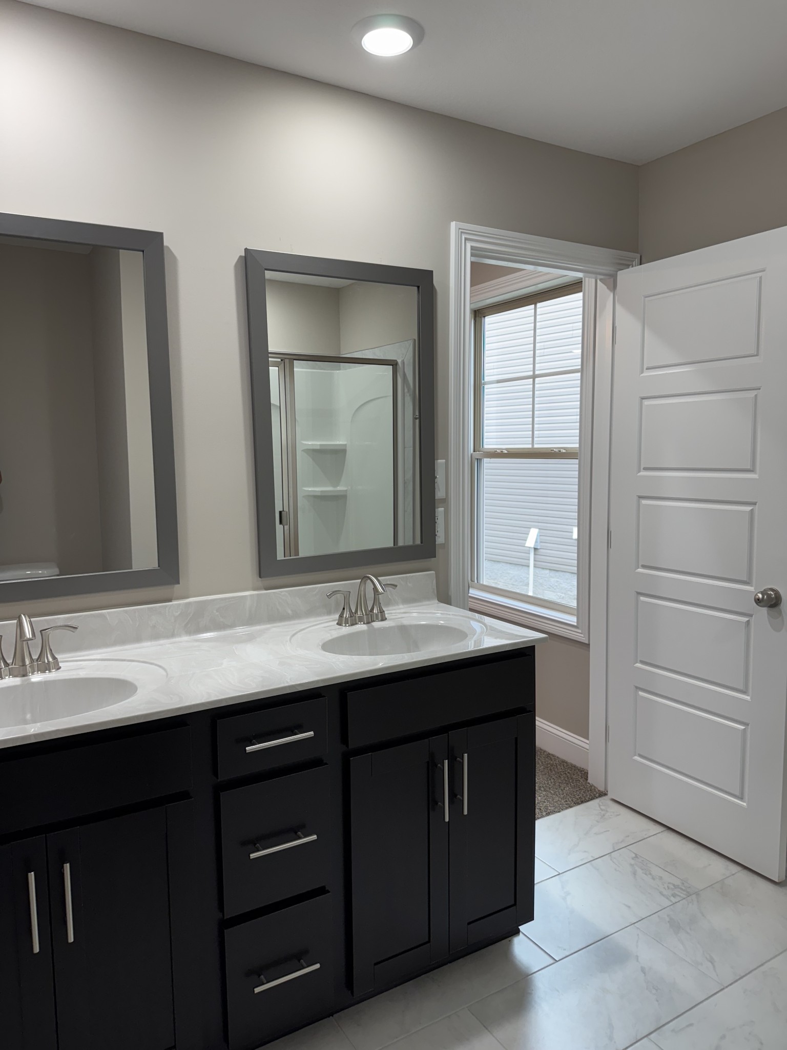 Clarksville, Tennessee 37040, United States, 3 Bedrooms Bedrooms, ,2 BathroomsBathrooms,Residential,Active,36376