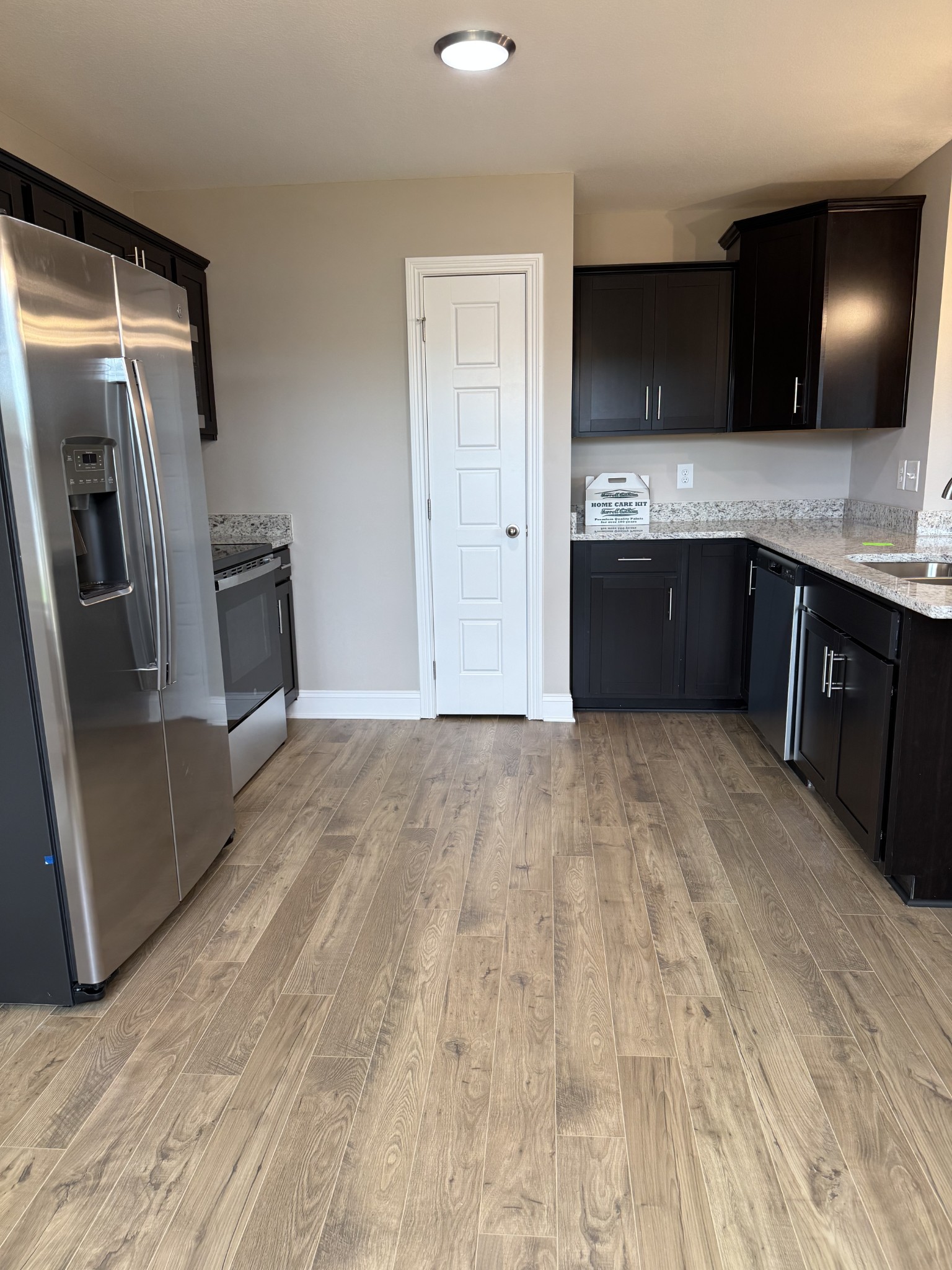 Clarksville, Tennessee 37040, United States, 3 Bedrooms Bedrooms, ,2 BathroomsBathrooms,Residential,Active,36376