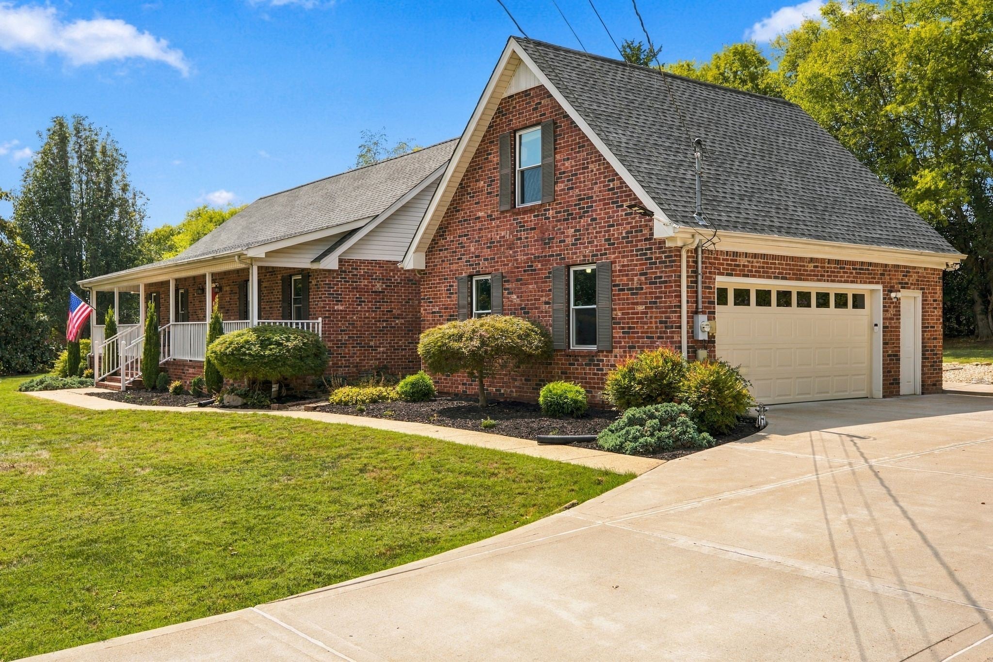 9011 Dandelion Dr